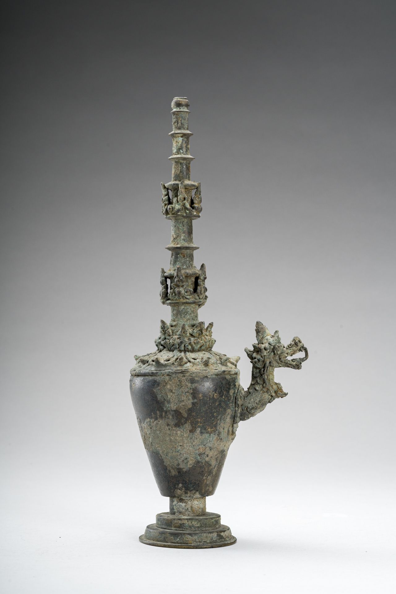 A RARE JAVANESE BRONZE OIL LAMP - Image 3 of 8