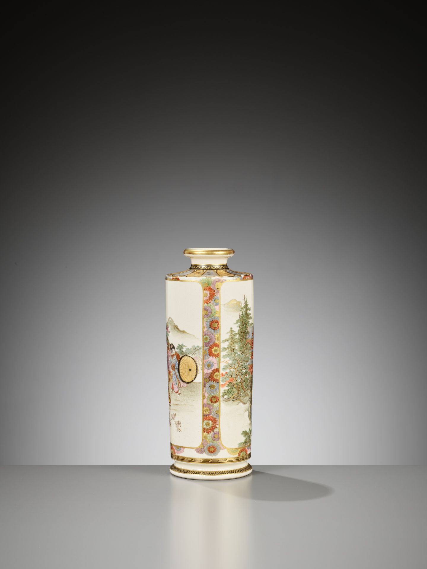 KOZAN: A SATSUMA CERAMIC VASE WITH TEMPLE SCENE - Image 5 of 9