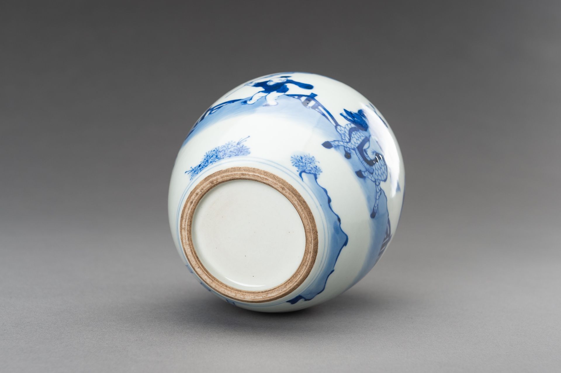 A BLUE AND WHITE 'WARRIOR RIDING A QILIN' PORCELAIN GINGER JAR, 1930s - Image 14 of 14