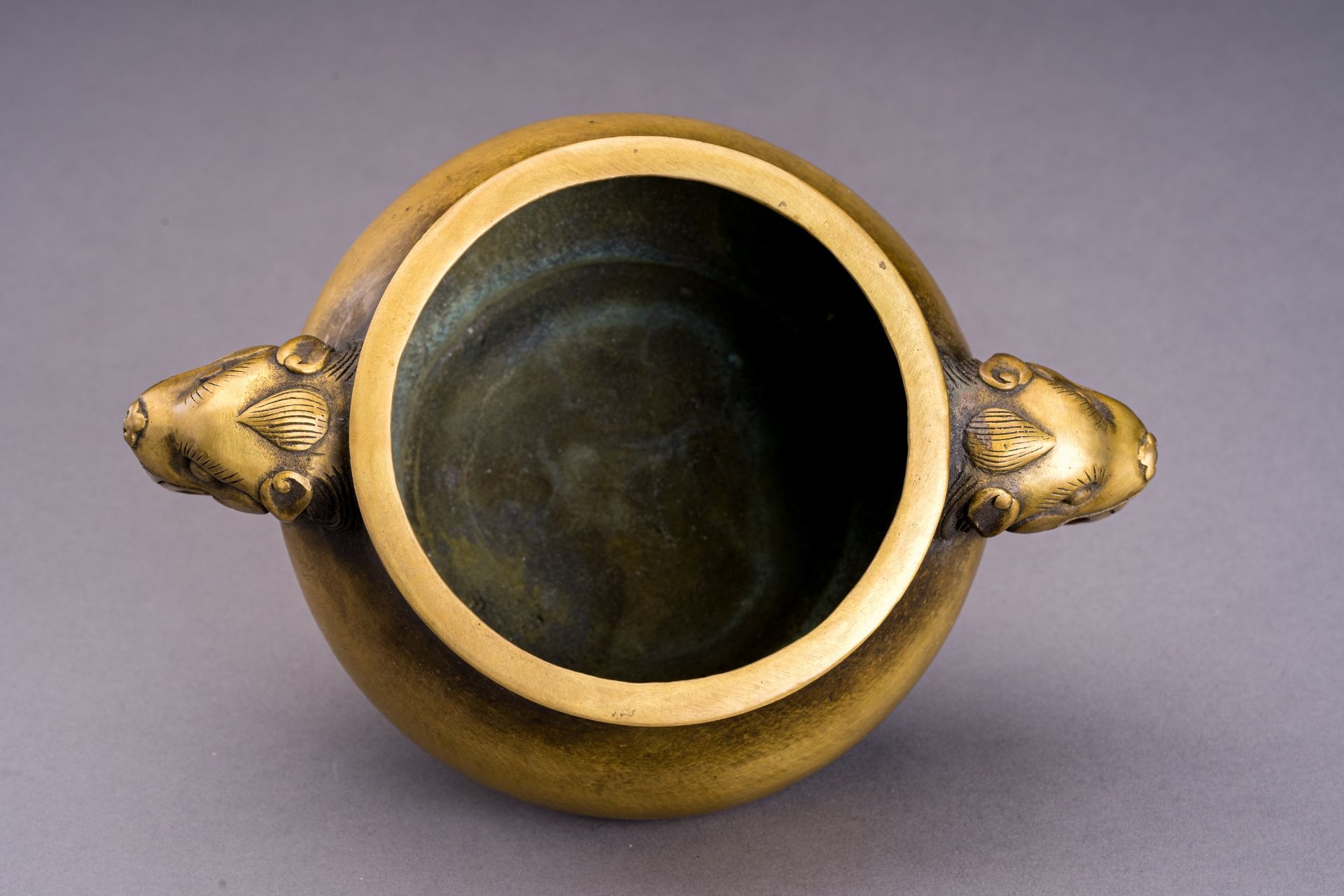 A FINE BRONZE CENSER, QING - Bild 5 aus 8