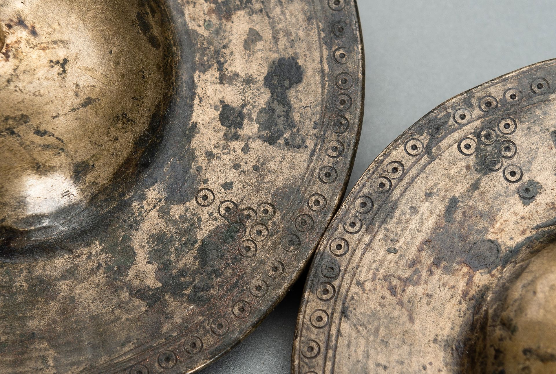 A RARE PAIR OF BRONZE CYMBALS, 19th CENTURY - Image 3 of 10