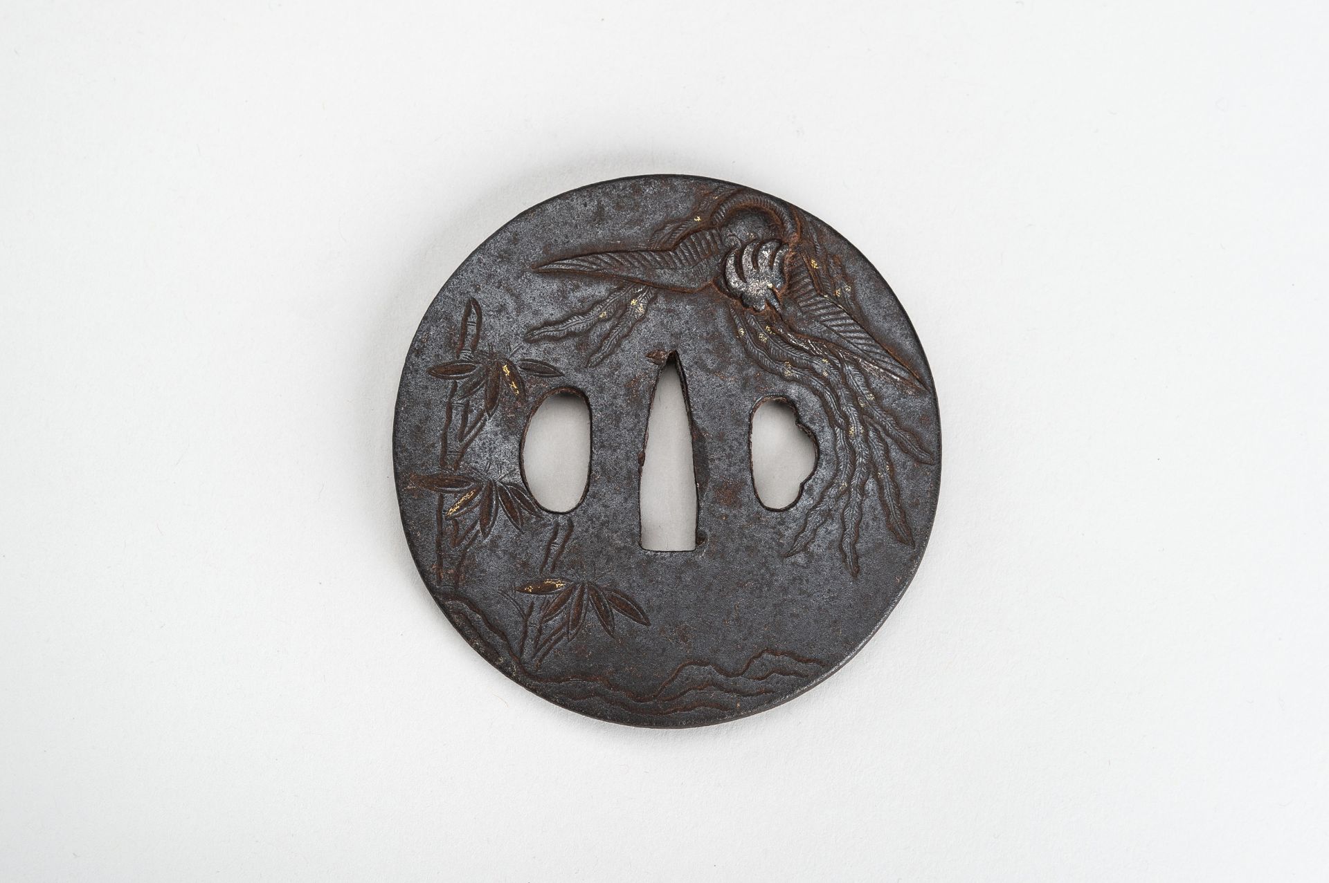 A MIXED LOT WITH SEVEN TSUBA - Image 4 of 18