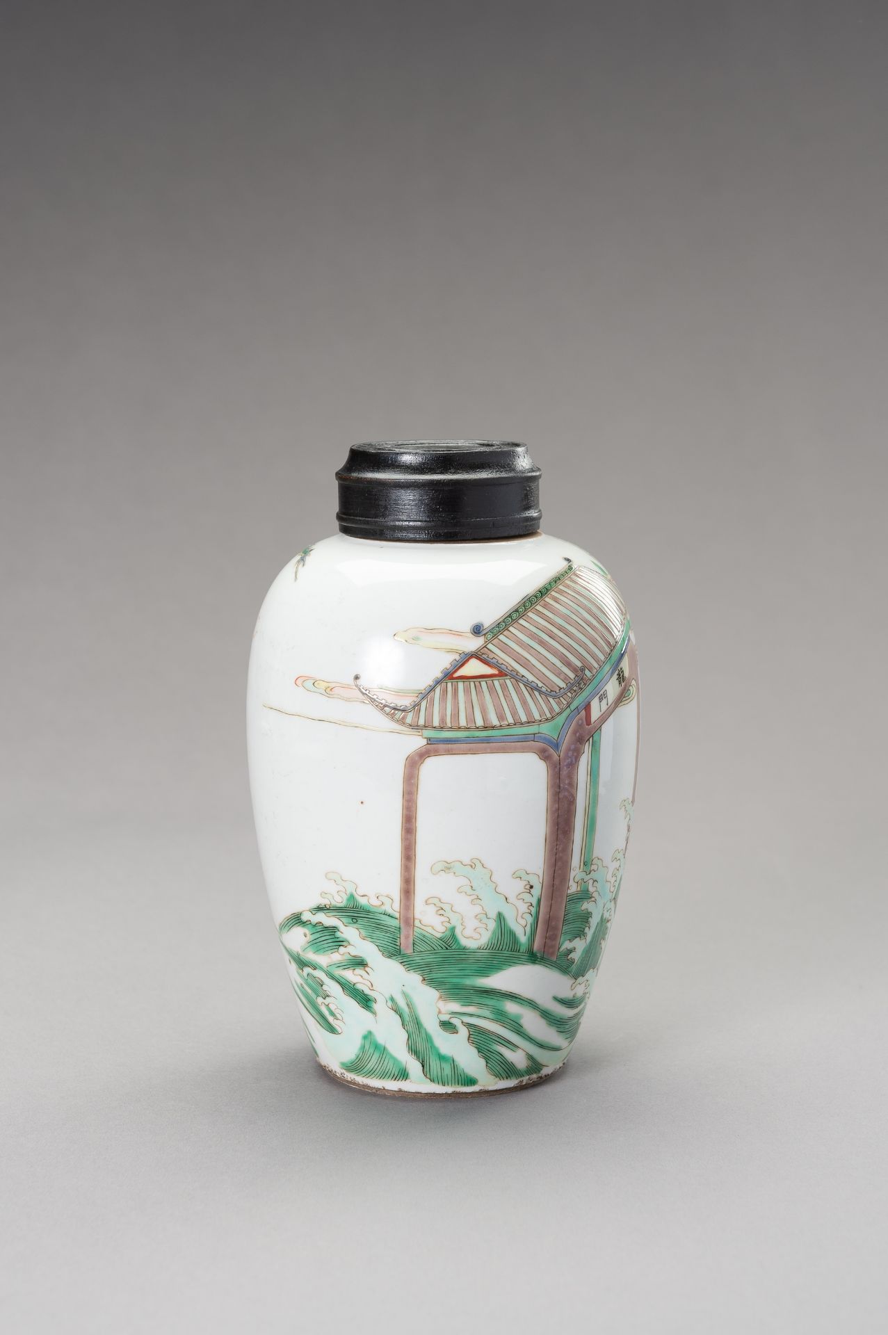 A FAMILLE VERTE 'DRAGON AND CARP' JAR, LATE QING DYNASTY - Image 8 of 12
