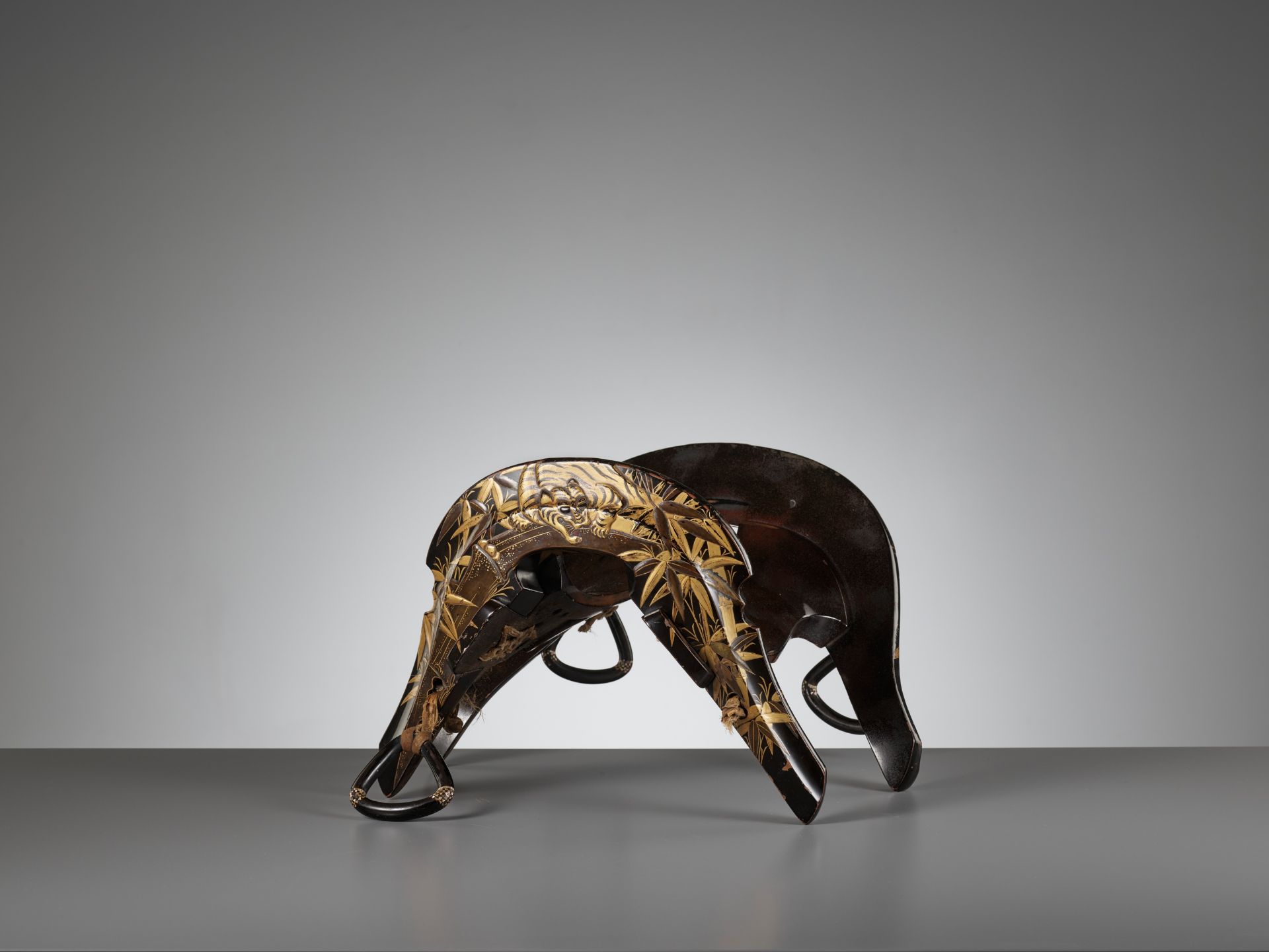 A LACQUERED WOOD KURA (SADDLE) WITH TIGERS IN BAMBOO - Image 8 of 14