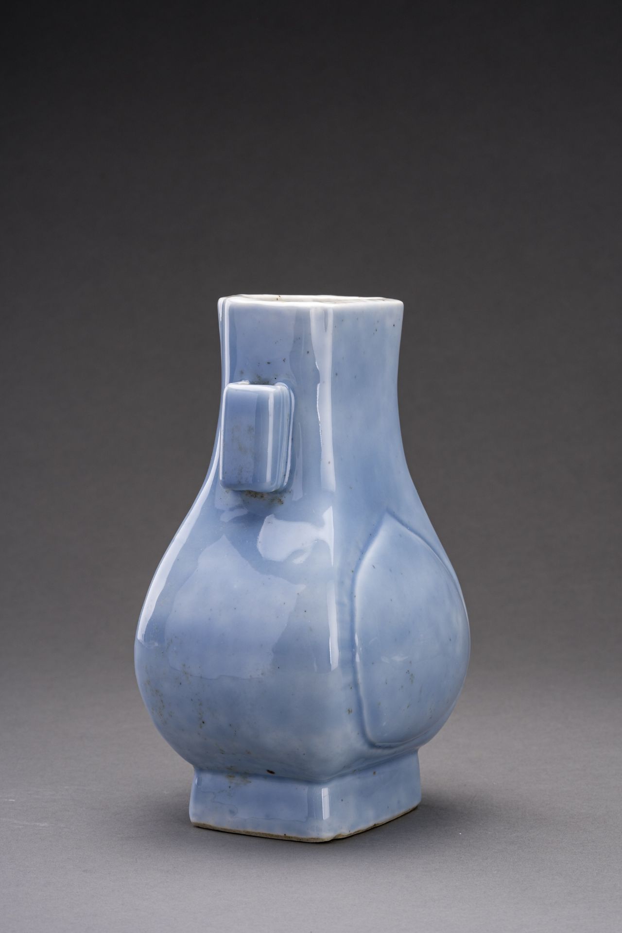 A CLAIRE DE LUNE PORCELAIN BALUSTER VASE, HU, 1900s - Image 6 of 8