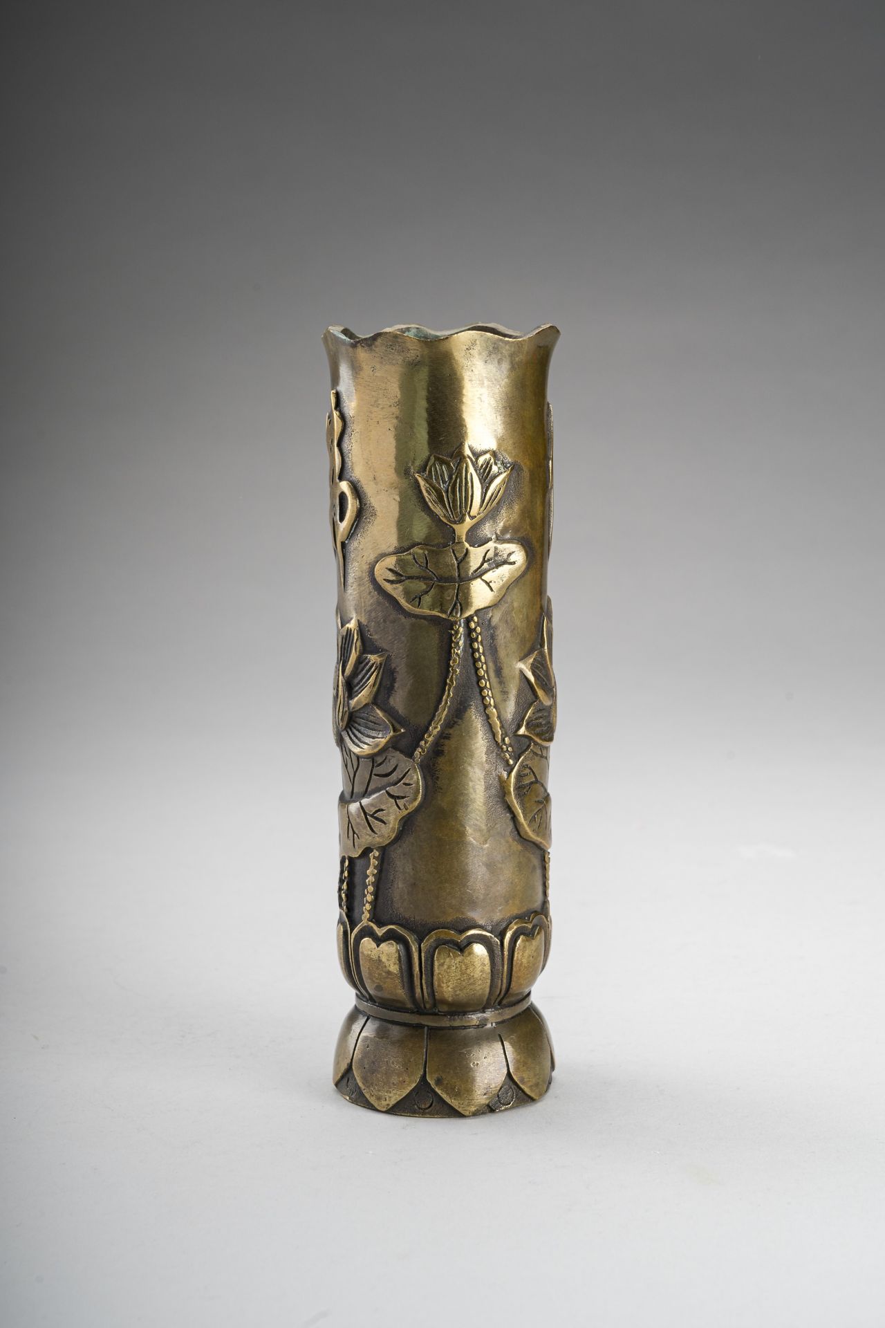 A 'LOTUS' BRONZE INCENSE HOLDER, c. 1920s - Bild 3 aus 9