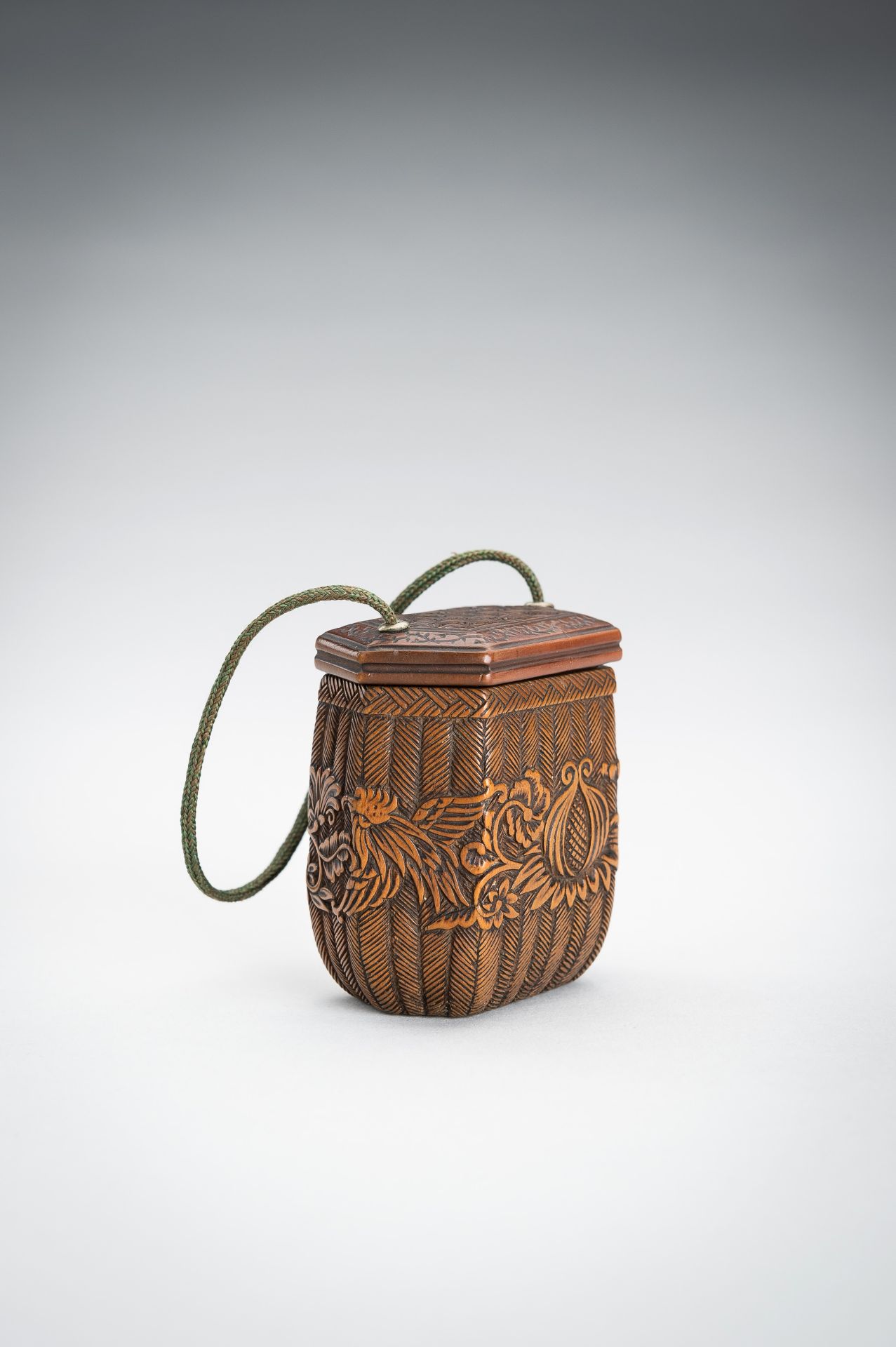 A MINIATURE BOXWOOD TONKOTSU IN SHAPE OF A WOVEN BASKET, EDO - Image 2 of 15