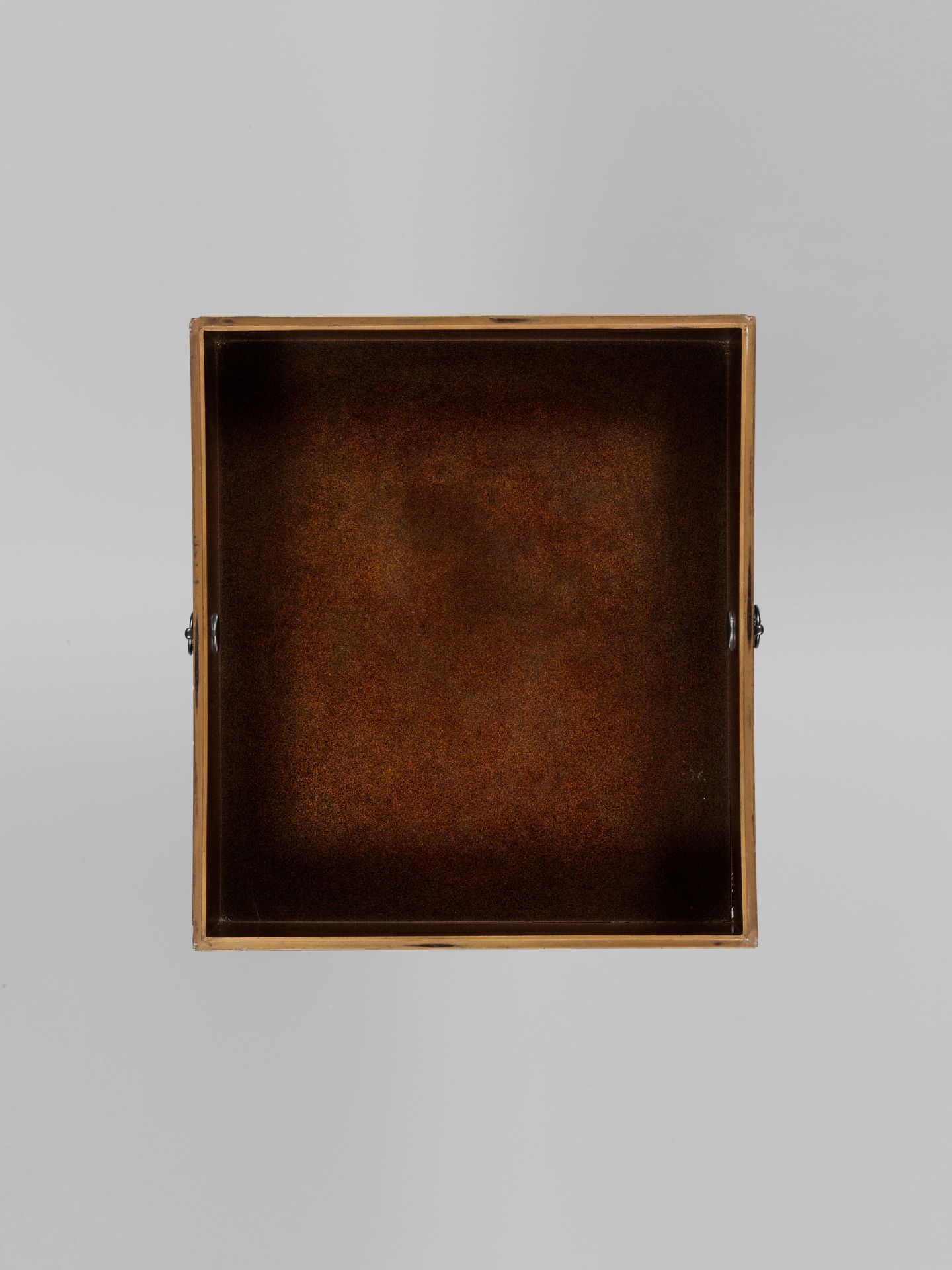 A LACQUER BOX AND COVER WITH MINOGAME DESIGN - Image 6 of 10