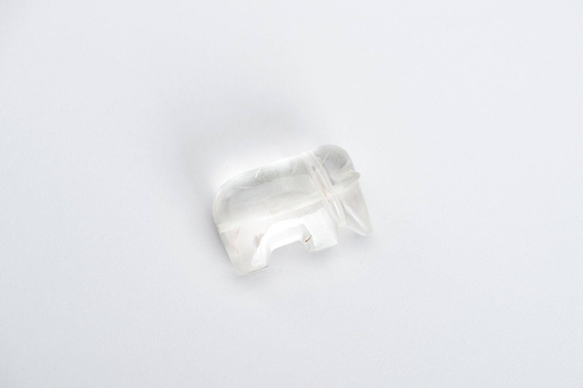 A SMALL PYU ROCK CRYSTAL 'ELEPHANT' TALISMAN - Bild 5 aus 7