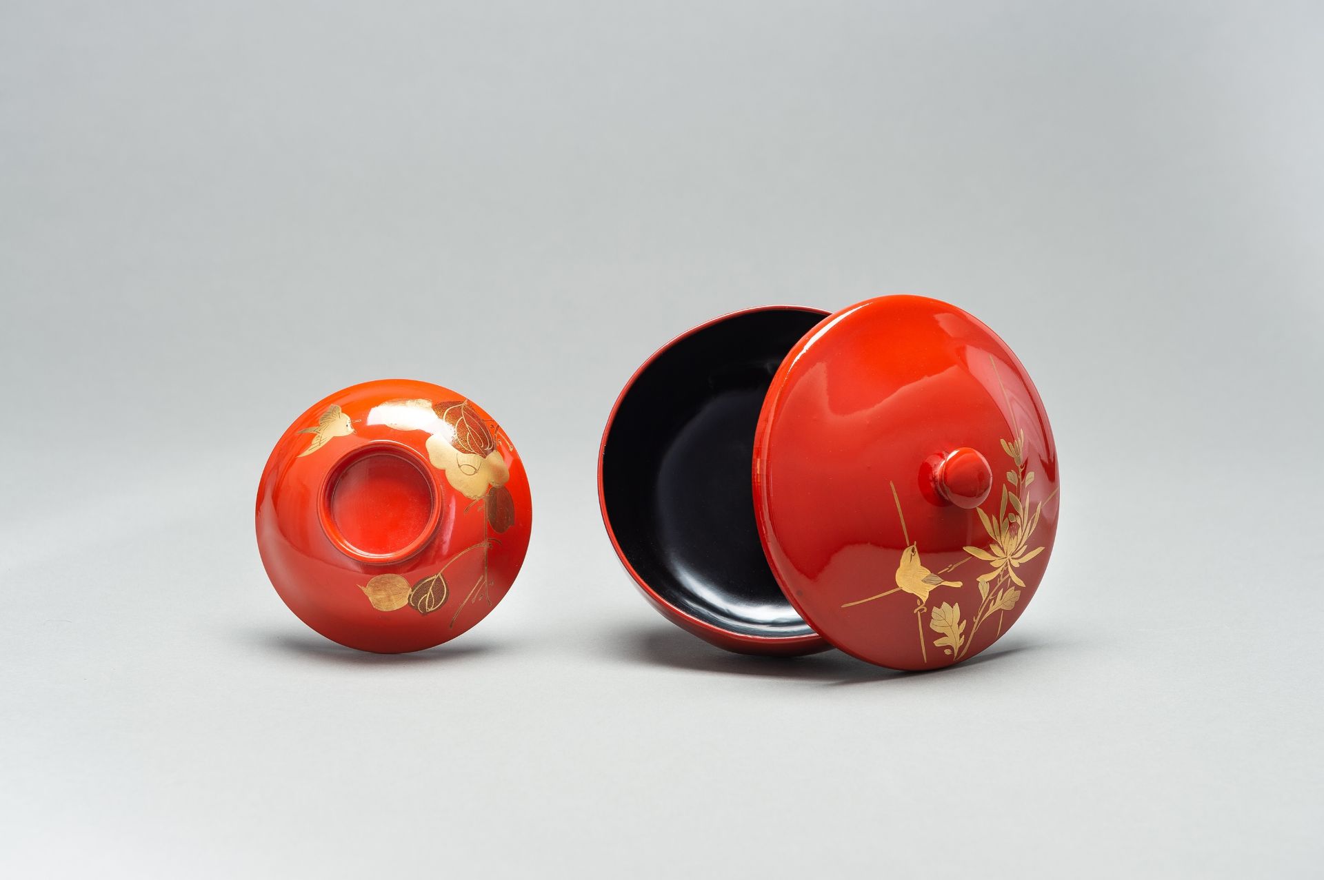 A RED LACQUER NIMONO WAN (BOWL WITH COVER) AND A SMALL KOBACHI (DISH) - Image 8 of 11