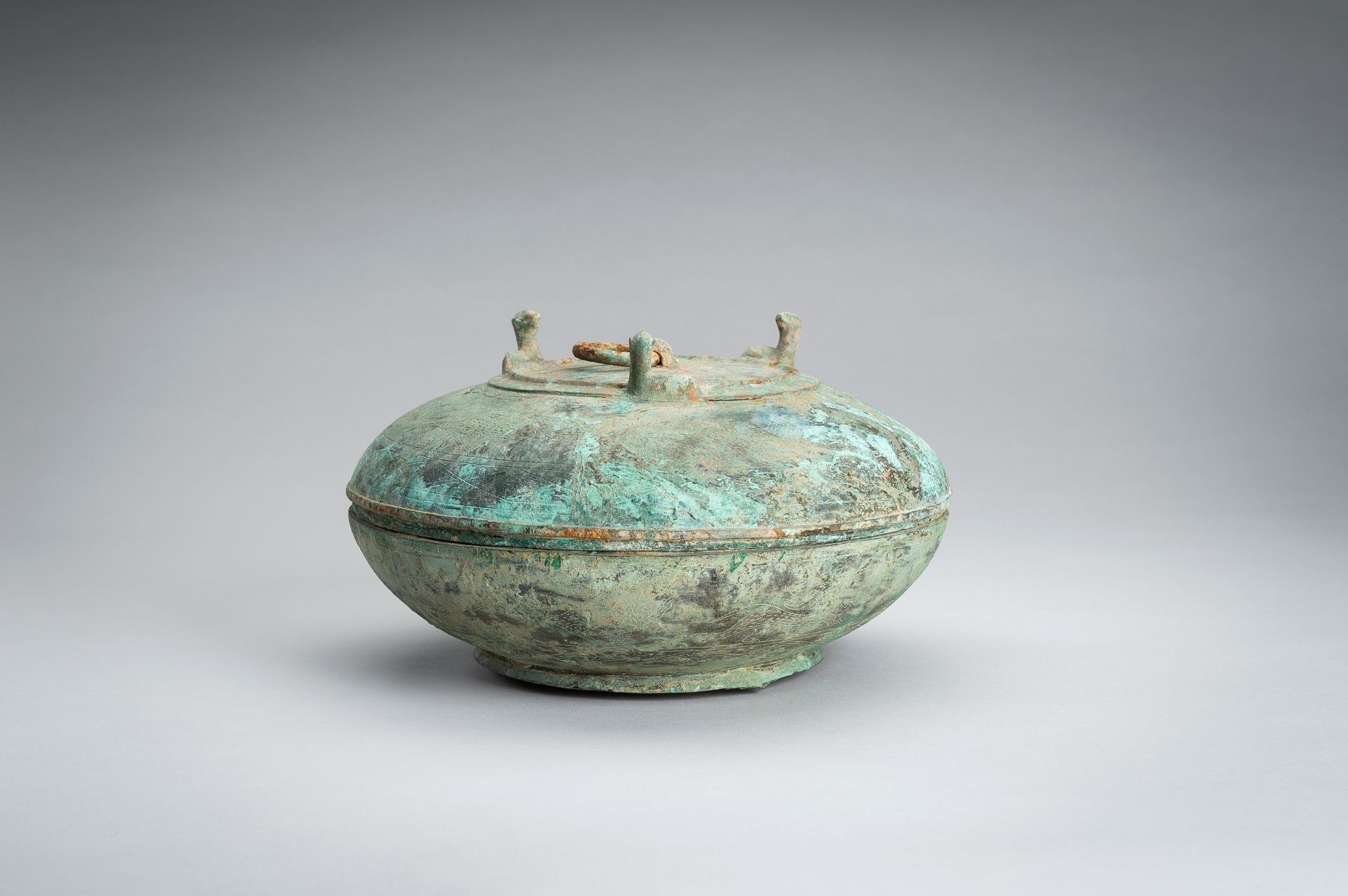 A HAN STYLE BRONZE VESSEL AND COVER - Image 14 of 19