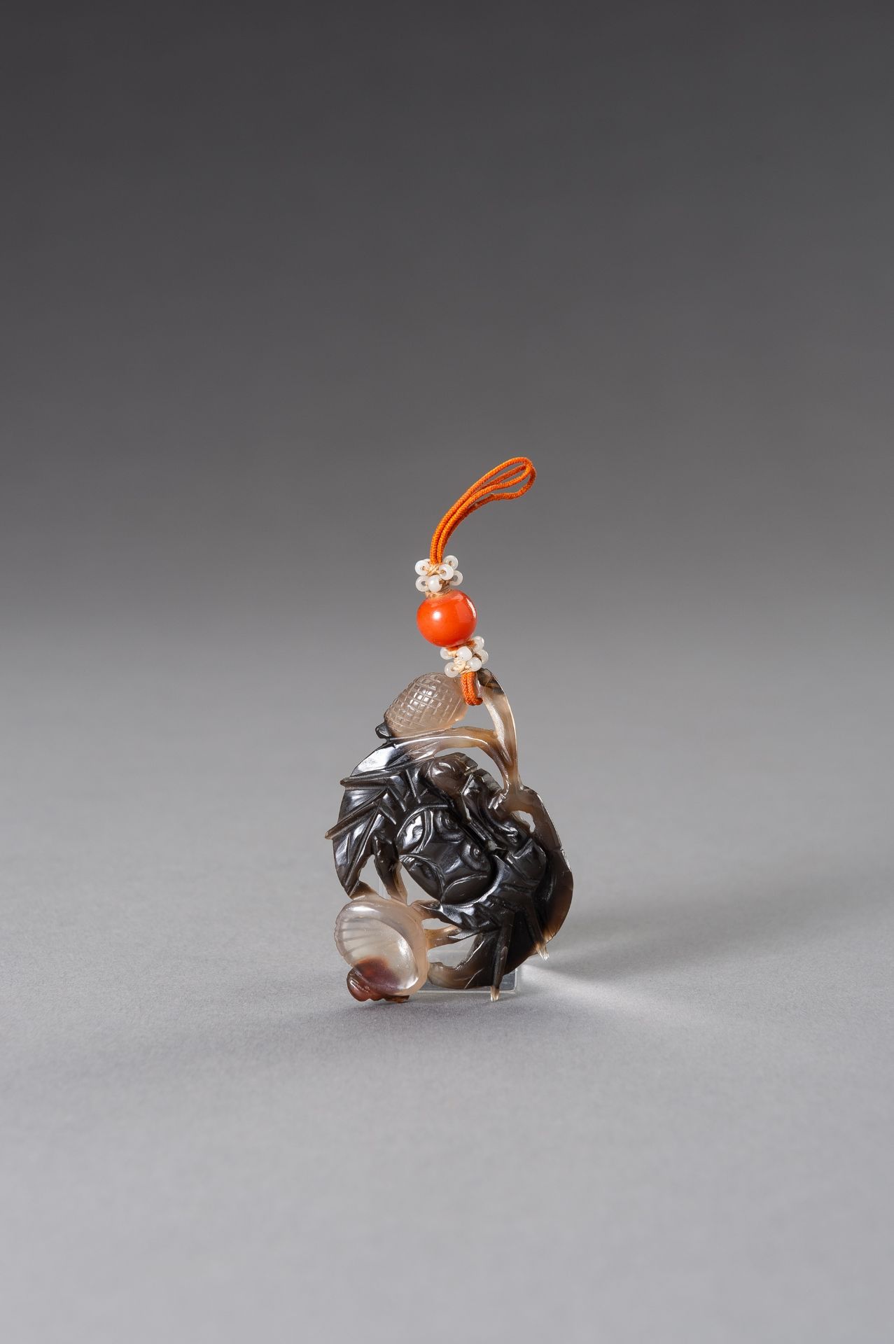 AN AGATE 'CRAB' PENDANT, 18TH CENTURY - Bild 4 aus 8