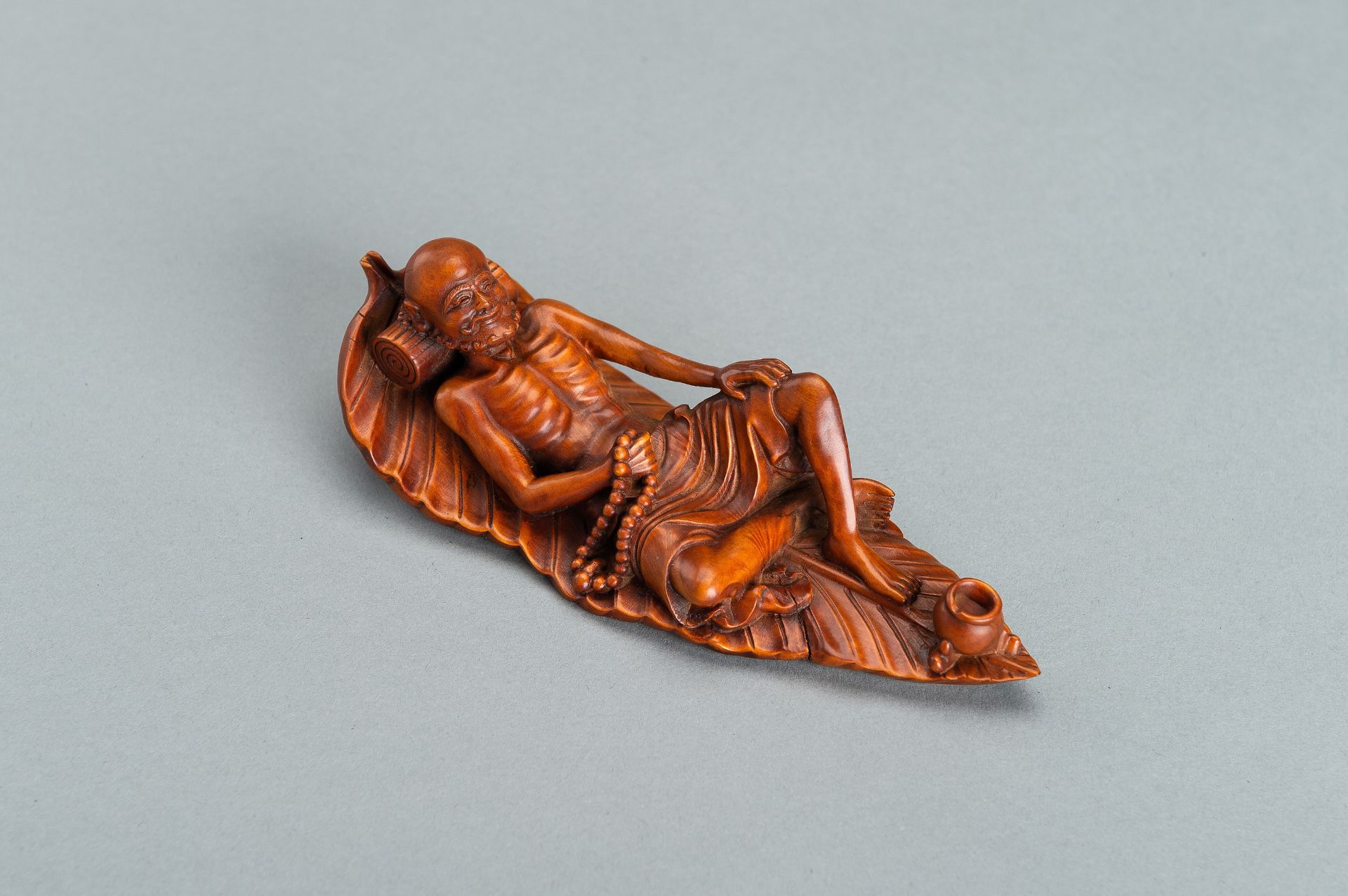 A WOOD FIGURE OF BODHIDHARMA - Image 6 of 12