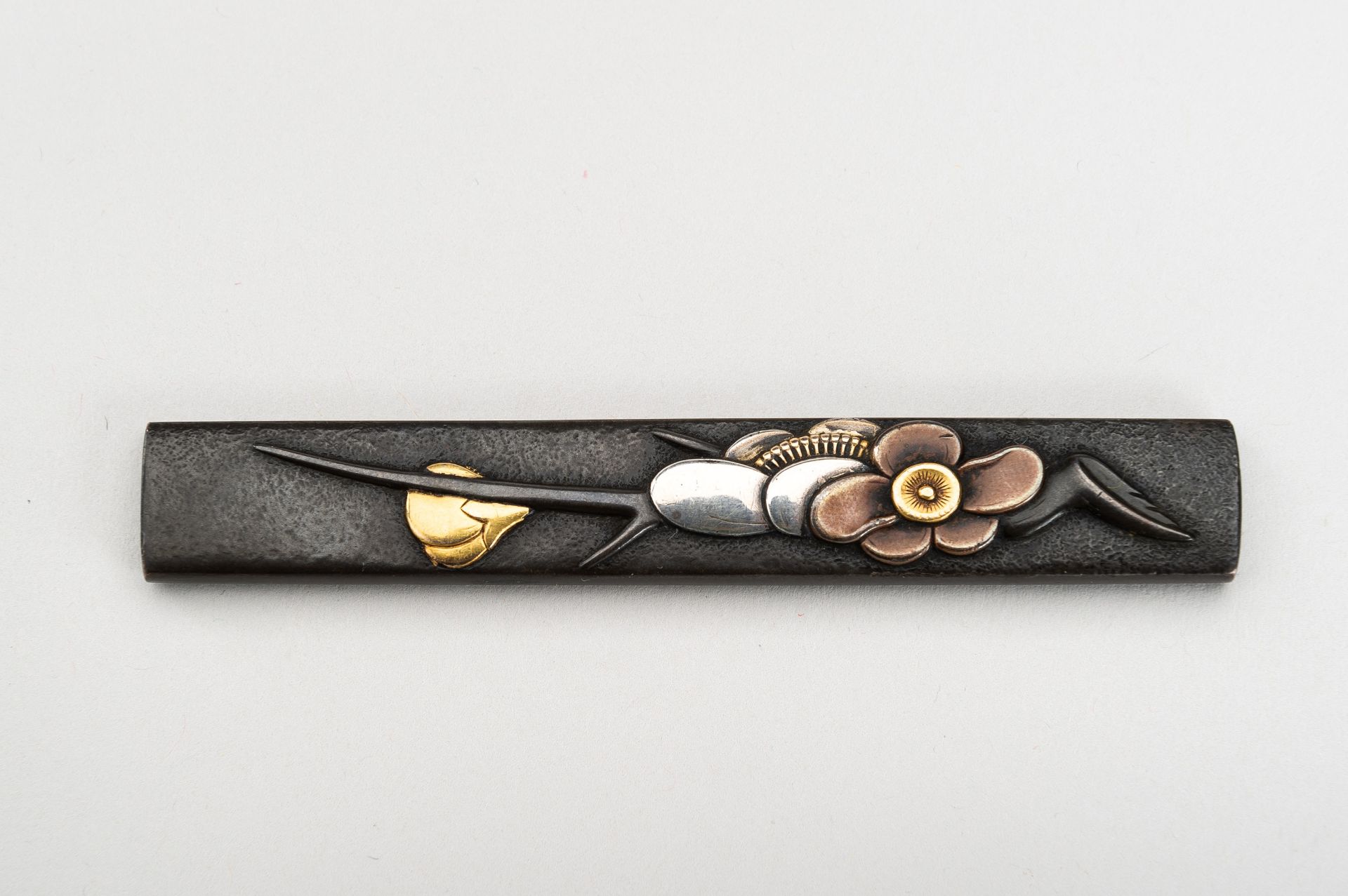 A GROUP OF THREE KOZUKA, 19th CENTURY - Image 4 of 13