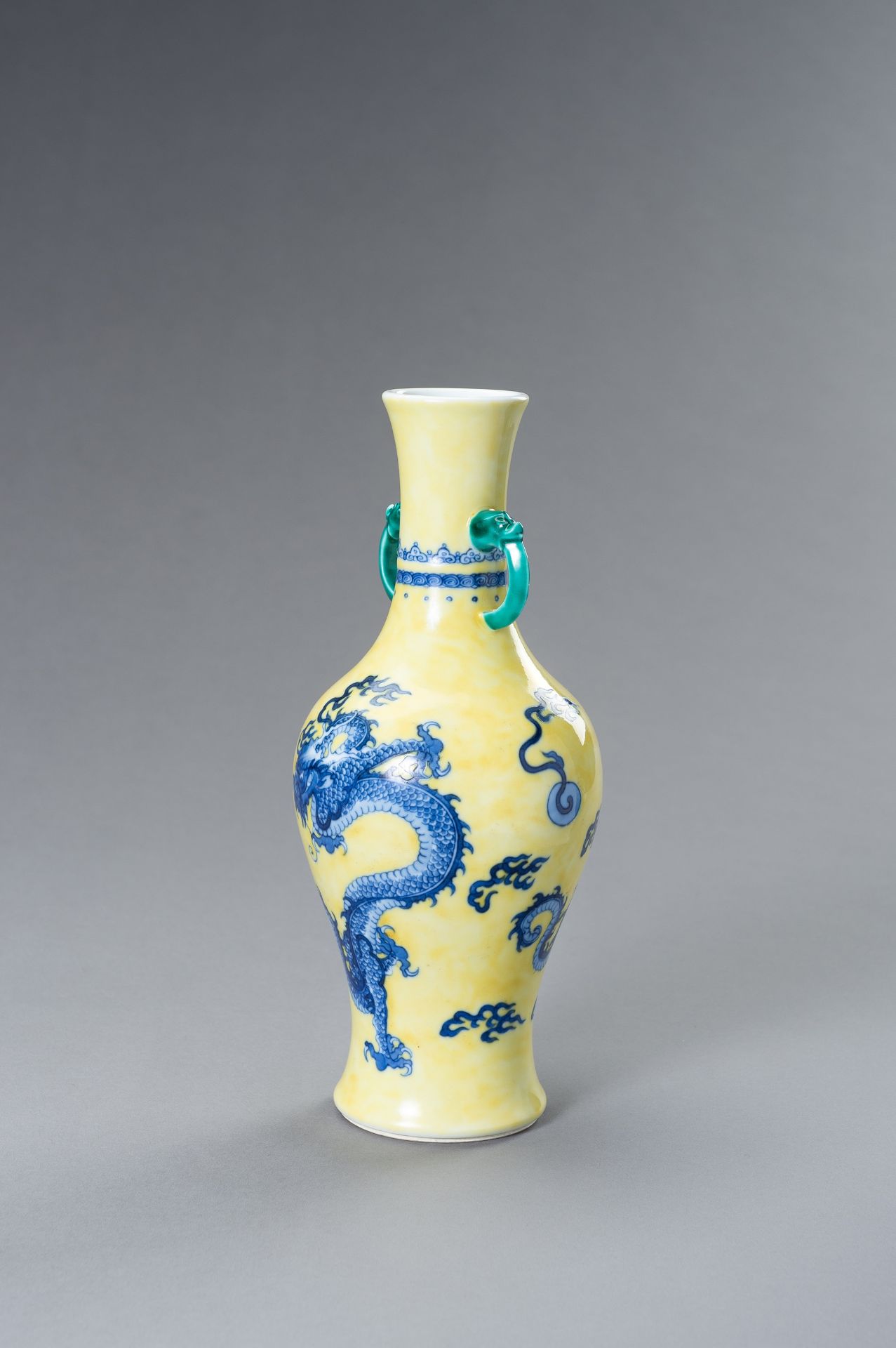 A BLUE AND YELLOW PORCELAIN 'DRAGON' VASE - Image 6 of 13