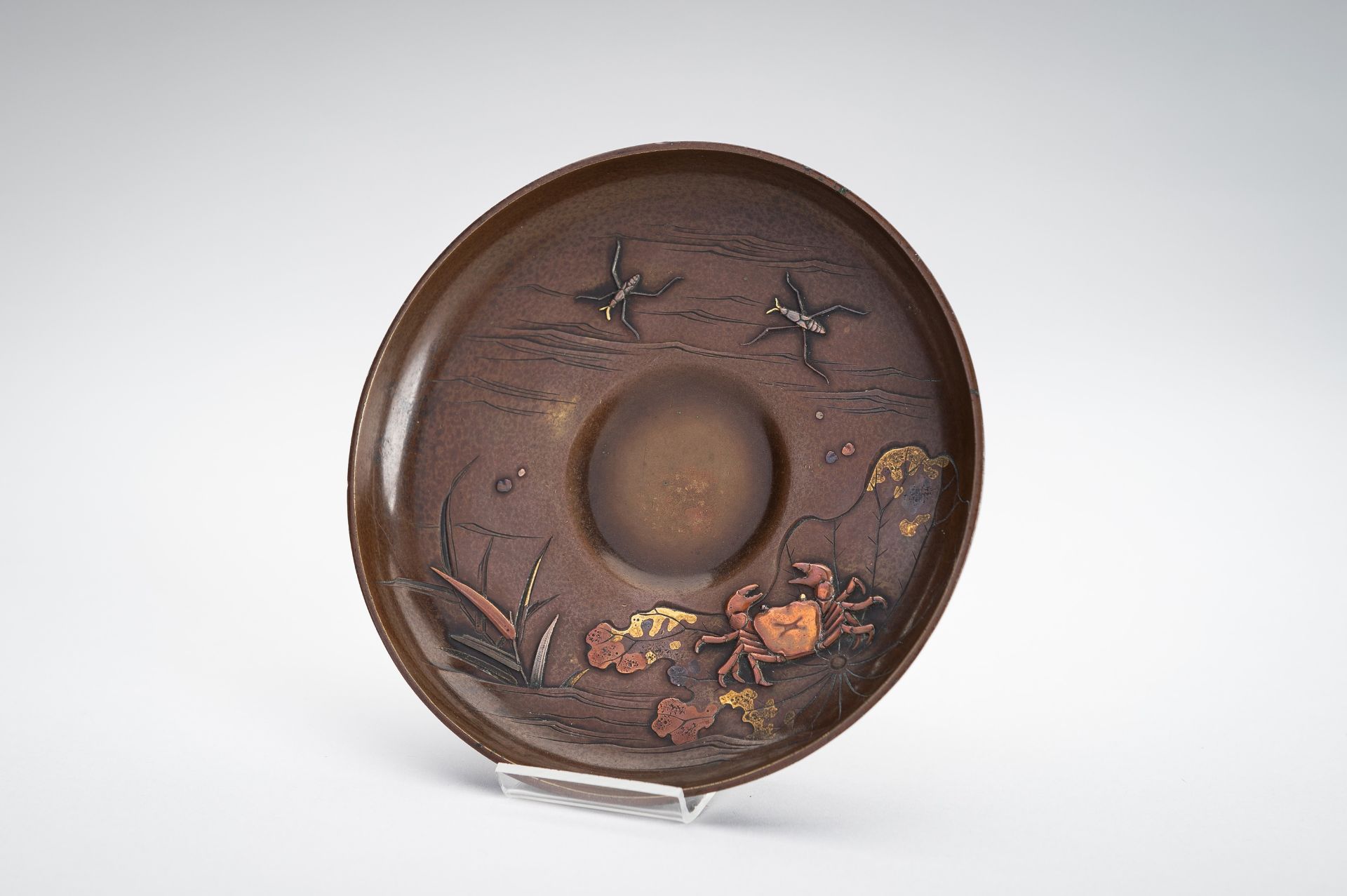 A FINE BRONZE DISH AND A MIXED METAL INKWELL WITH UNDERWATER DECOR, MEIJI - Image 3 of 18