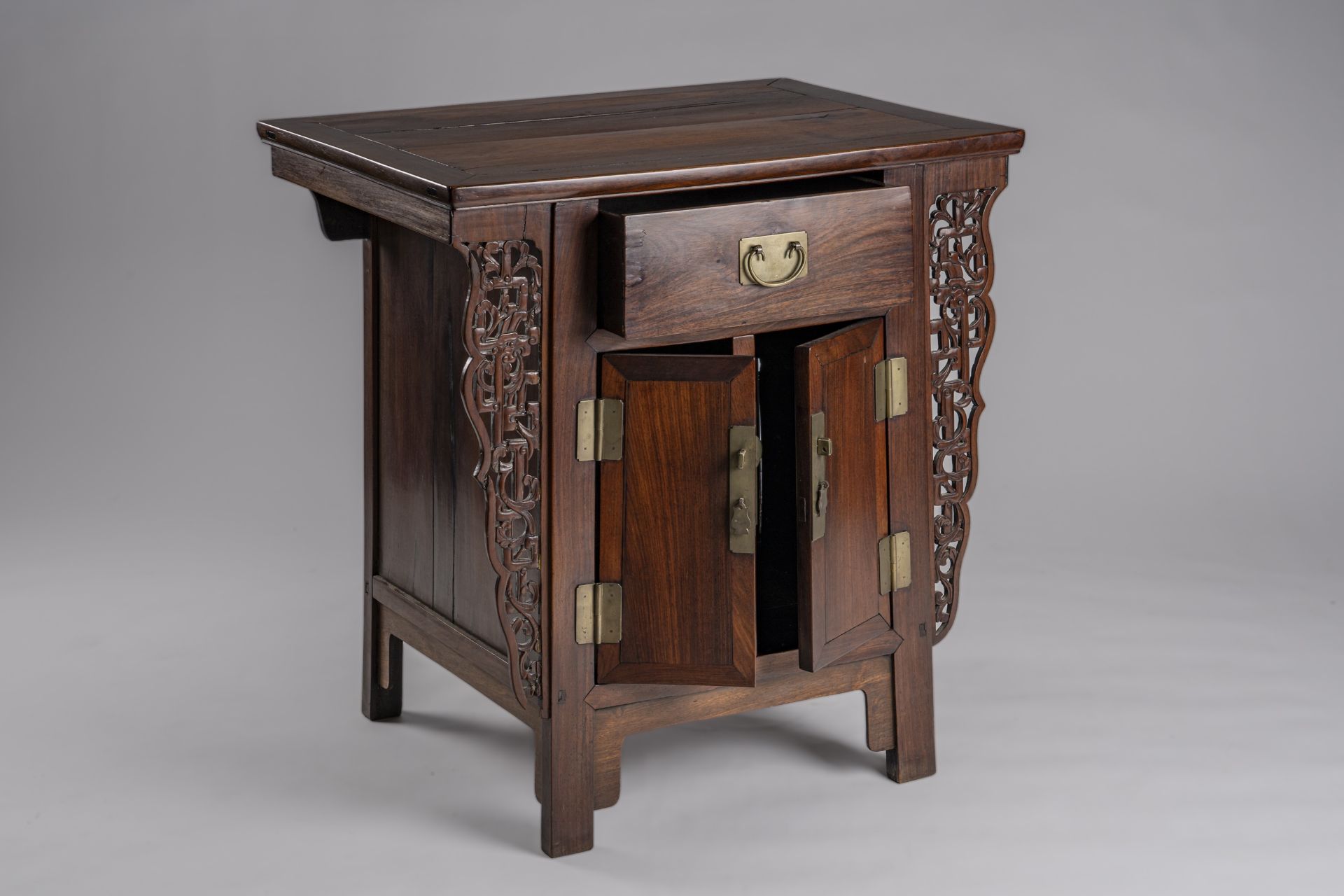 A HONGMU ALTAR COFFER, 1900s - Image 6 of 10