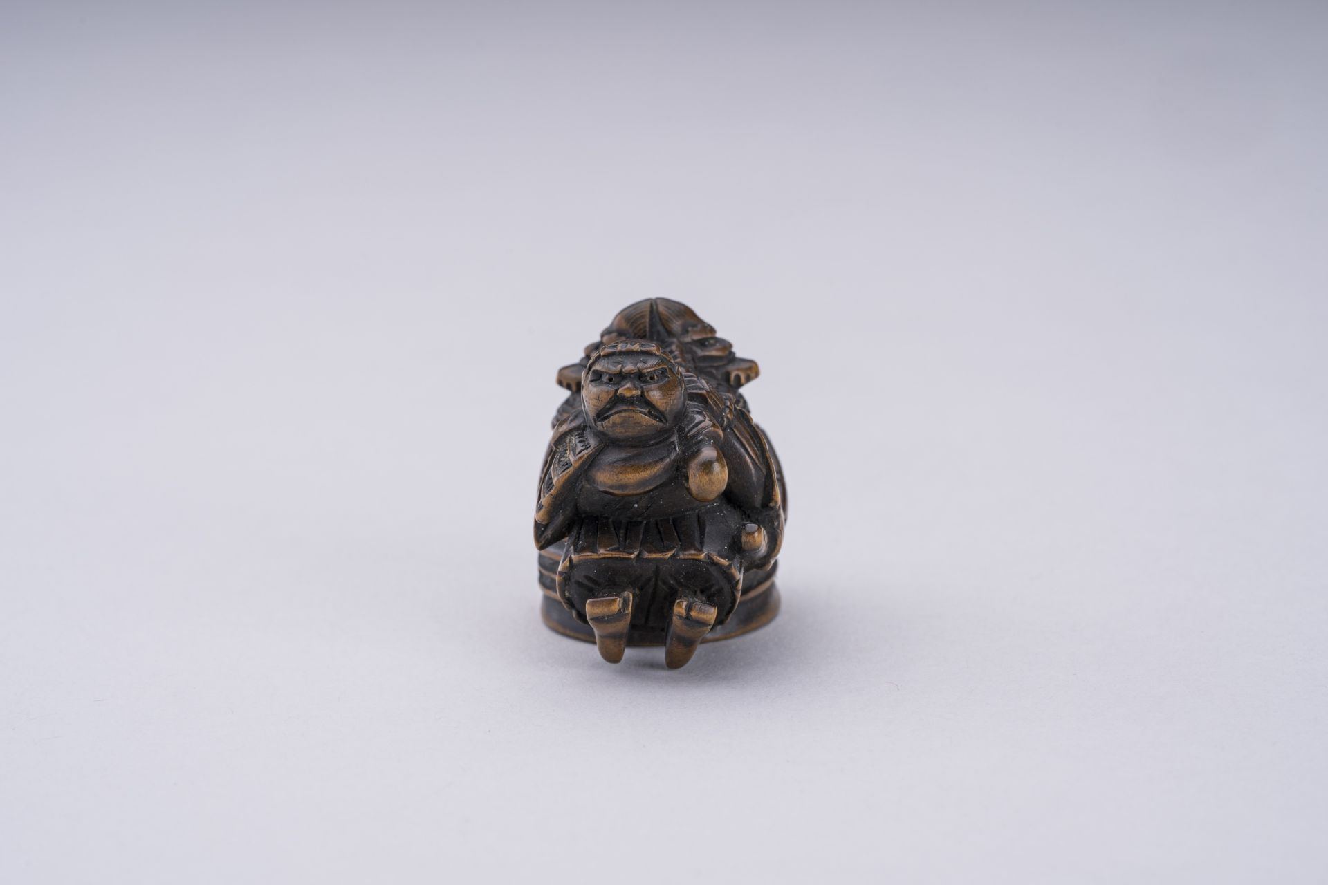 HIDEKAZU: A WOOD NETSUKE OF BENKEI CARRYING THE BELL OF MIIDERA - Image 2 of 6