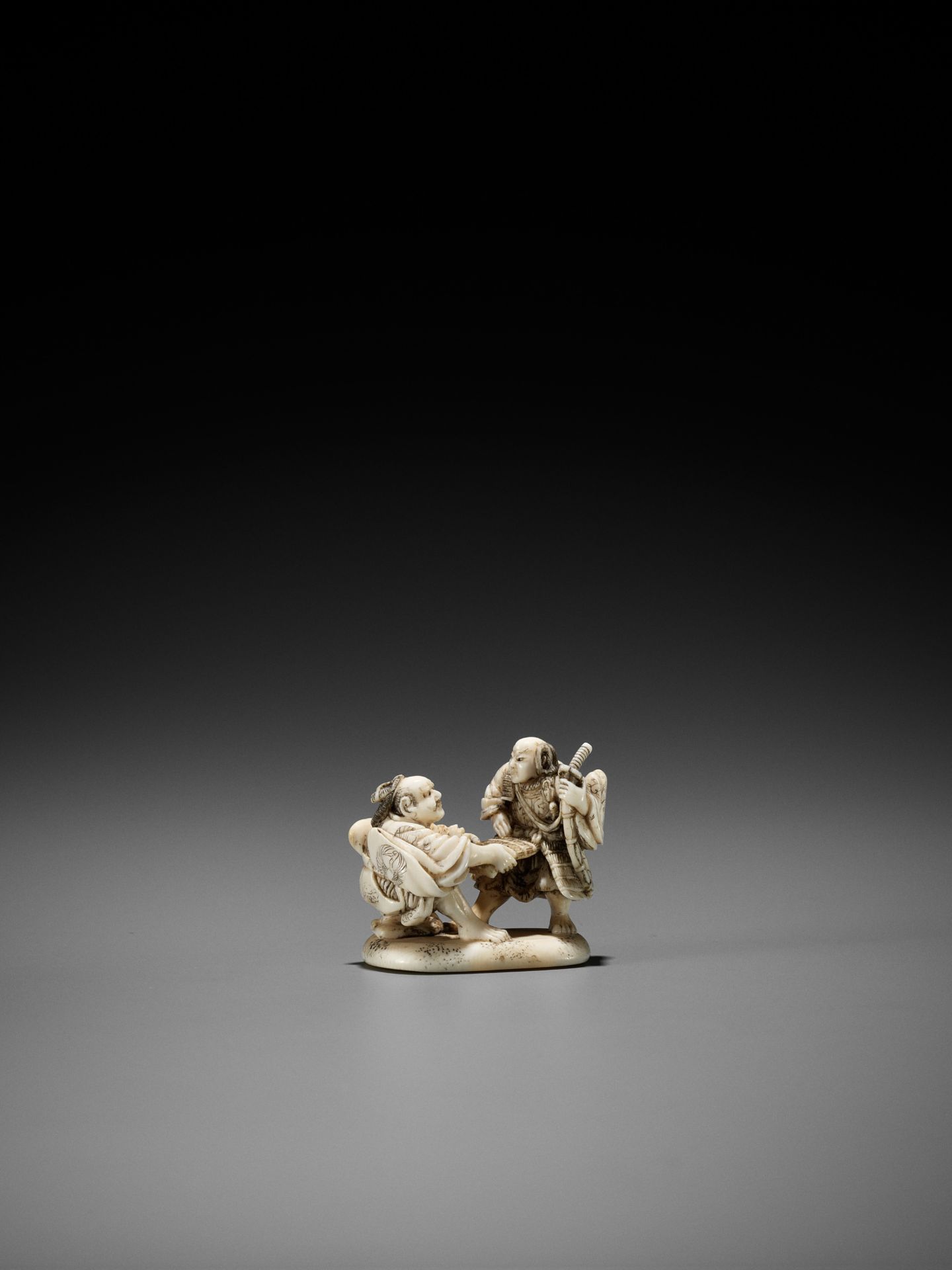 HIDEMASA: A FINE IVORY NETSUKE DEPICTING ASAHINA AND GORO - Image 2 of 11