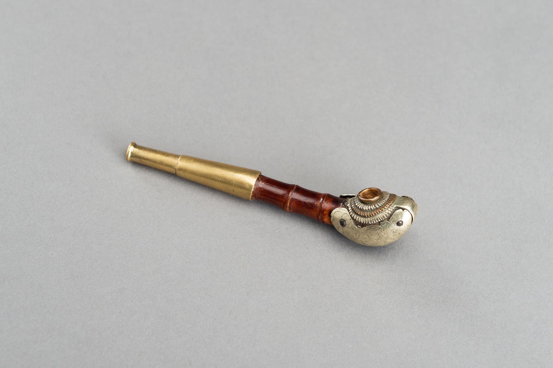 A MIXED METAL AND BAMBOO OPIUM PIPE, MEIJI - Bild 6 aus 8