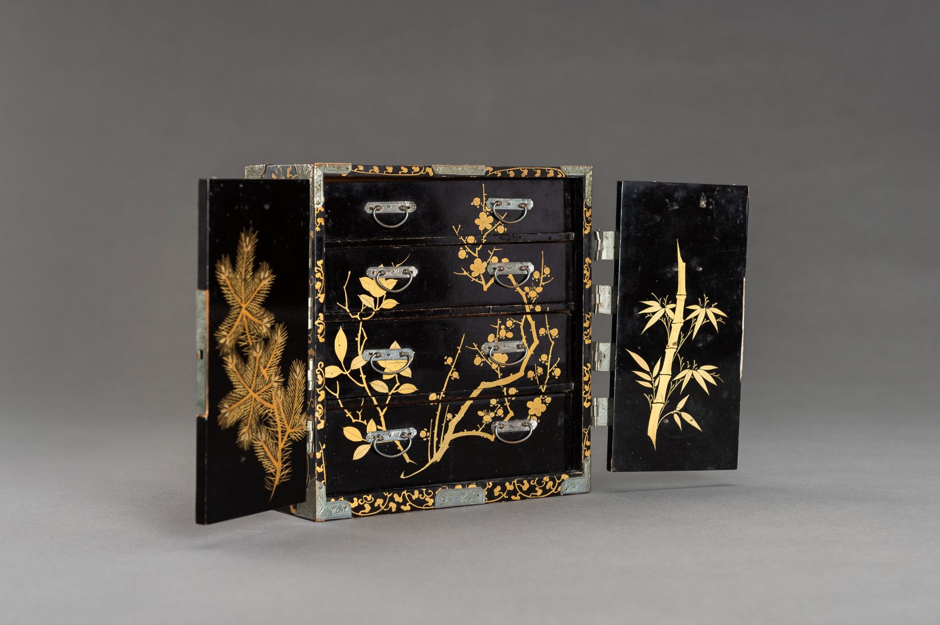 A BLACK AND GOLD LACQUER MINIATURE CABINET - Image 3 of 19