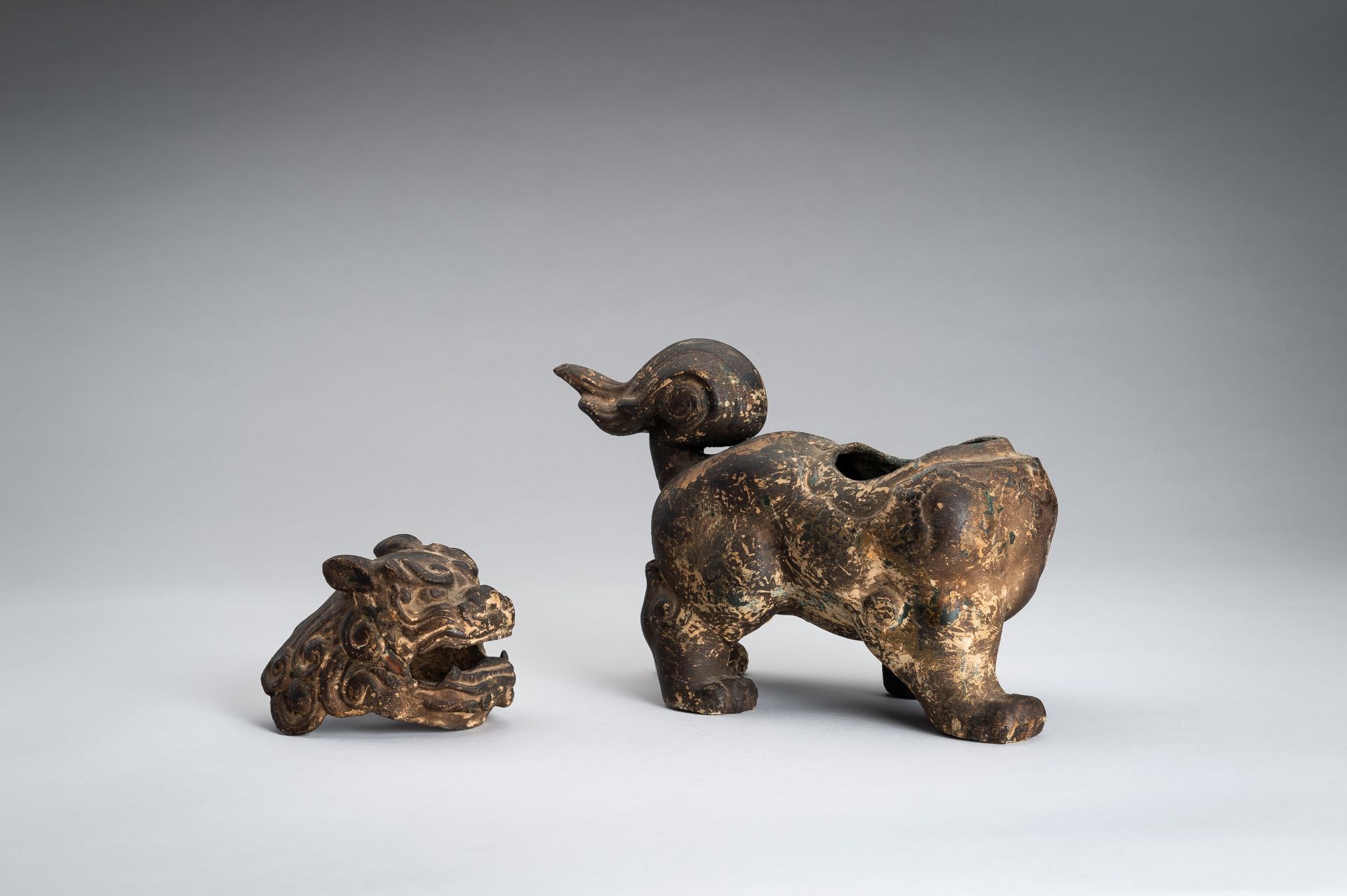 A CAST-IRON 'BUDDHIST LION' INCENSE BURNER, EDO - Image 4 of 13