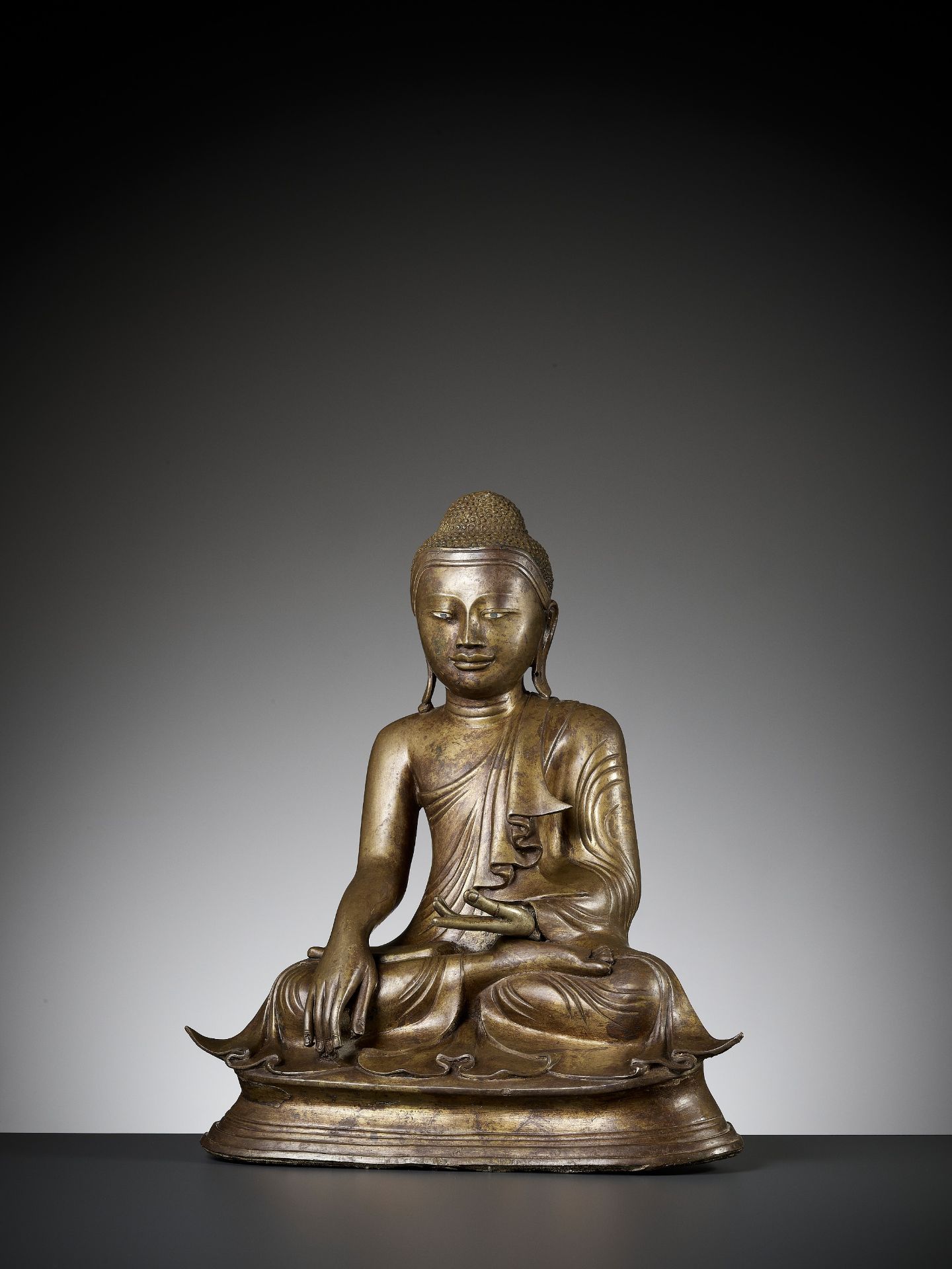 A LARGE BRONZE OF BUDDHA, SHAN STATE - Image 11 of 12