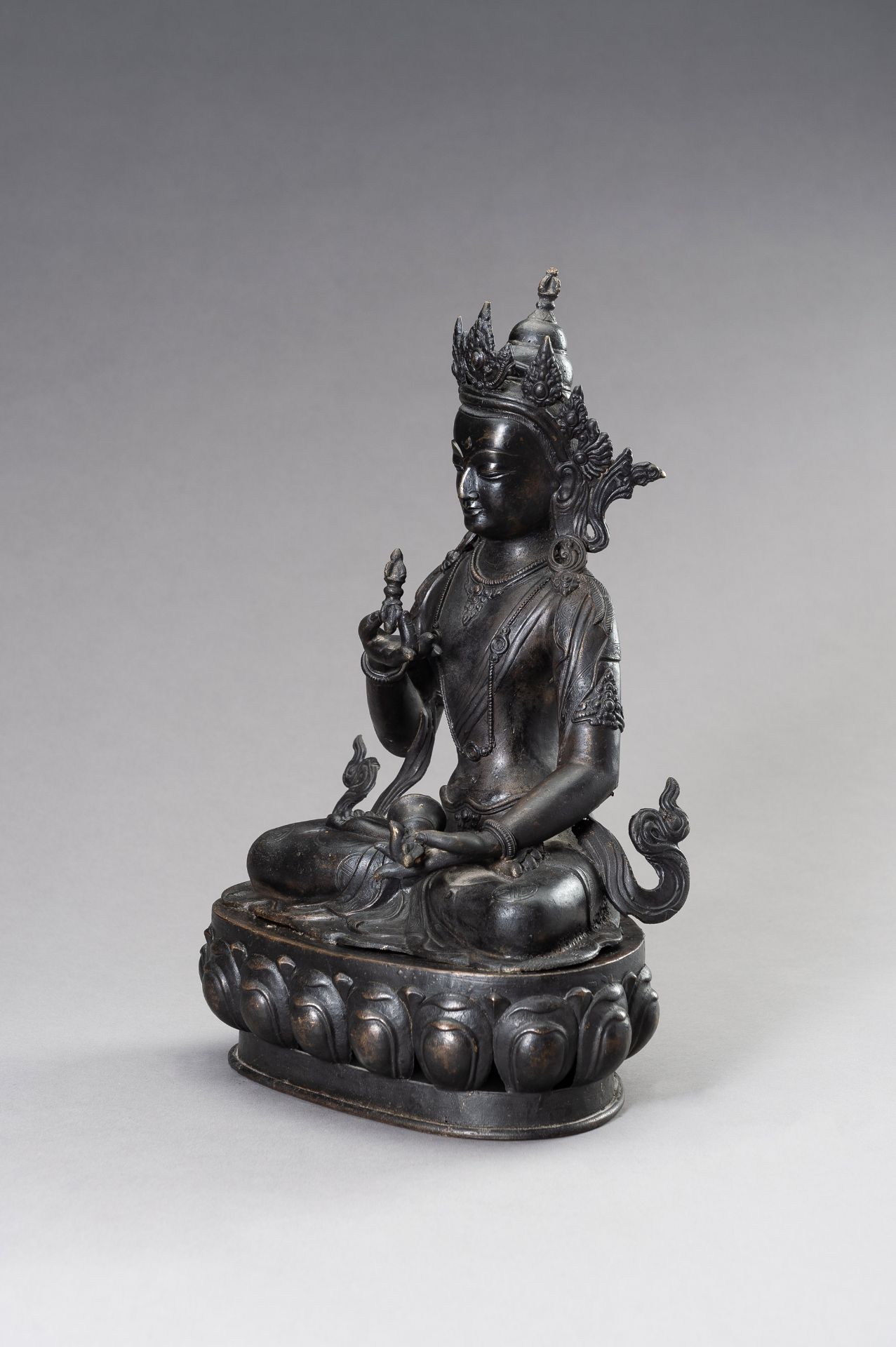 A BRONZE FIGURE OF VAJRASATTVA, 1900s - Bild 5 aus 12