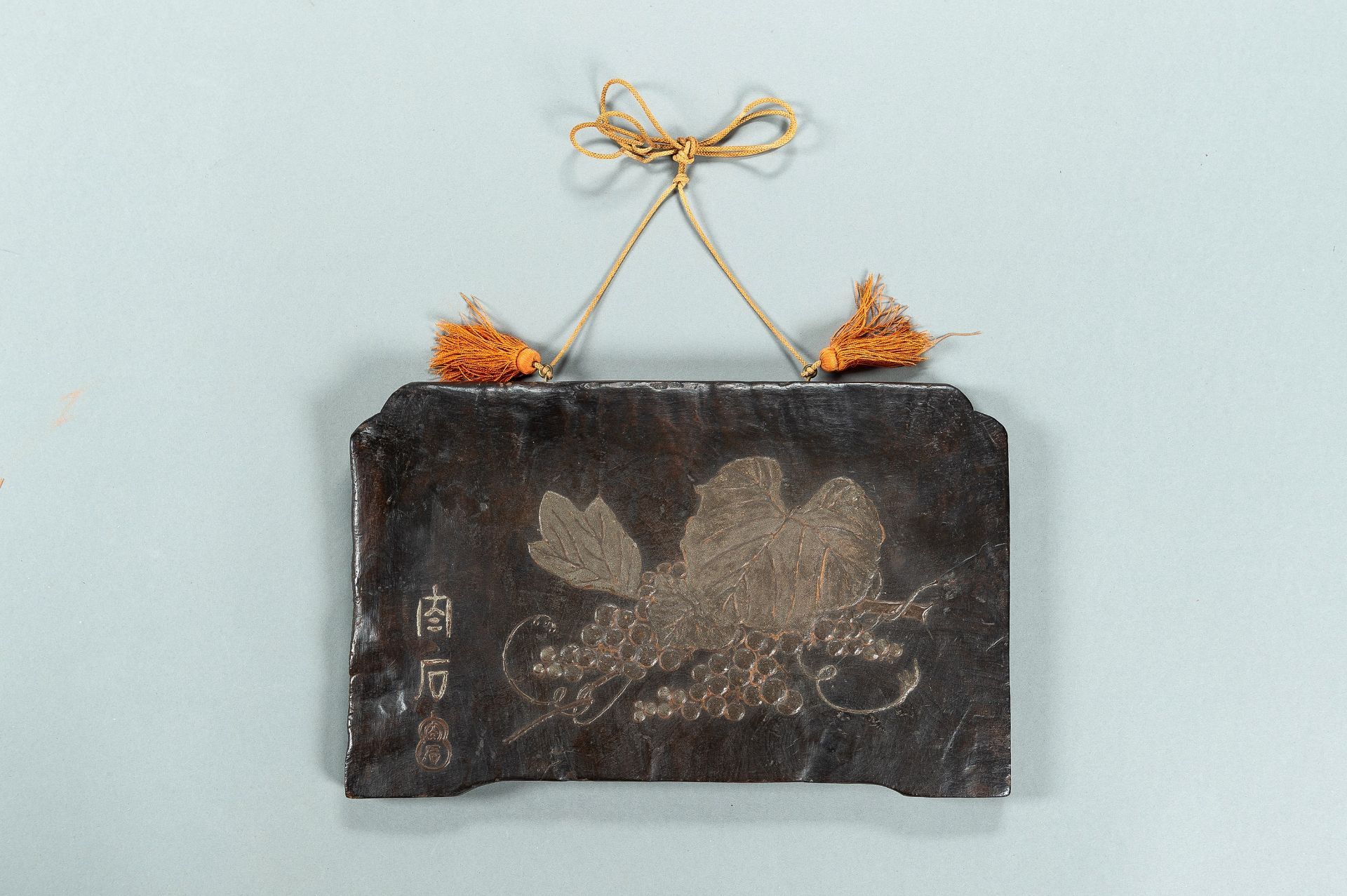 A CARVED WOODBLOCK WITH GRAPES, MEIJI - Bild 4 aus 8