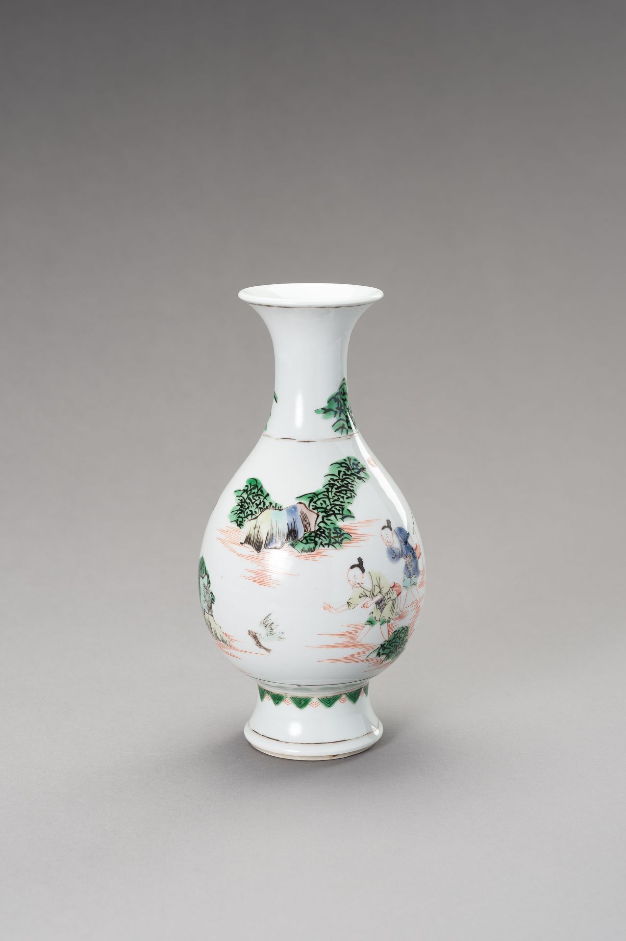A FAMILLE VERTE VASE, YUHUCHUNPING, LATE QING DYNASTY - Image 2 of 10