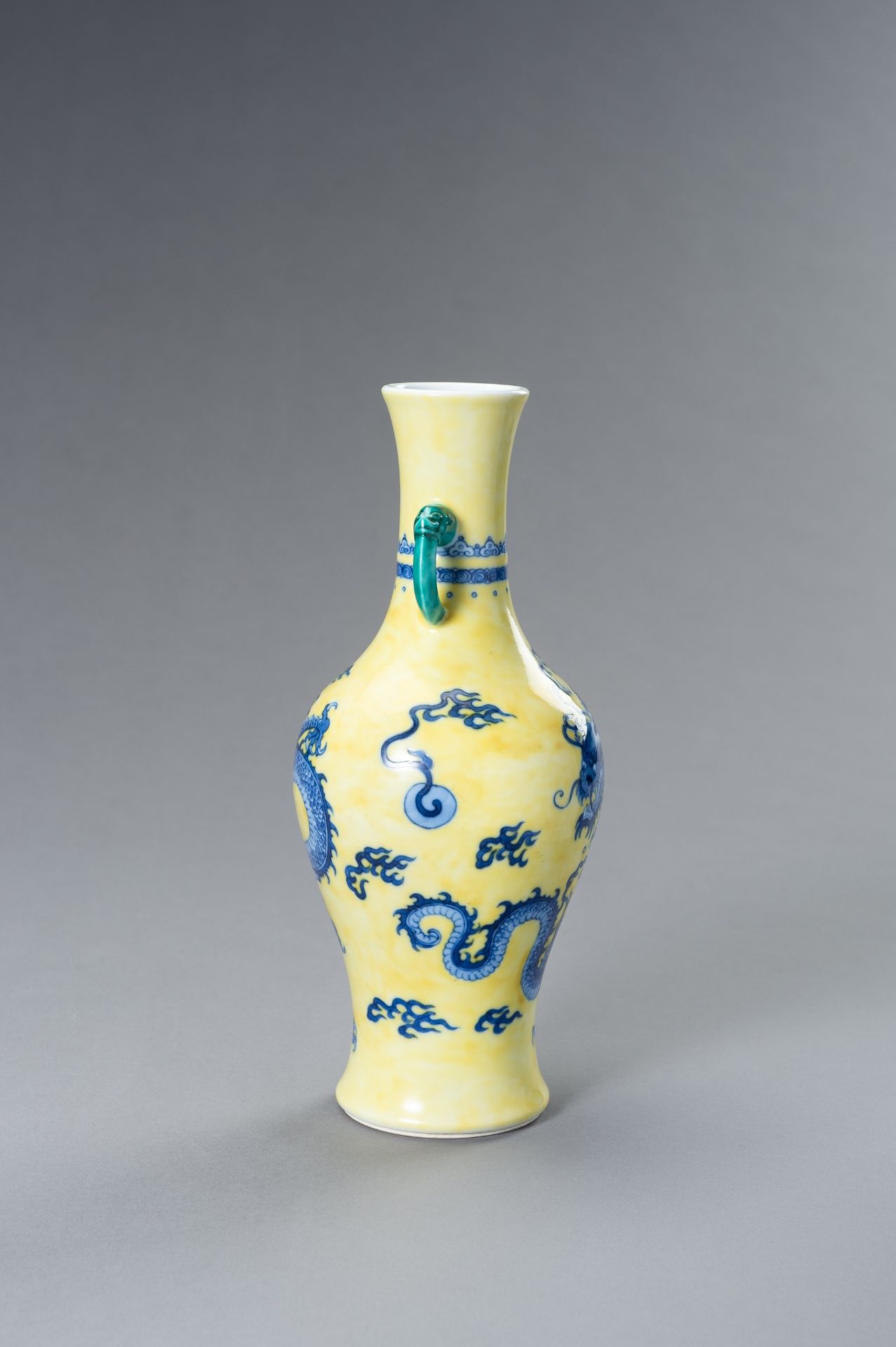 A BLUE AND YELLOW PORCELAIN 'DRAGON' VASE - Image 9 of 13