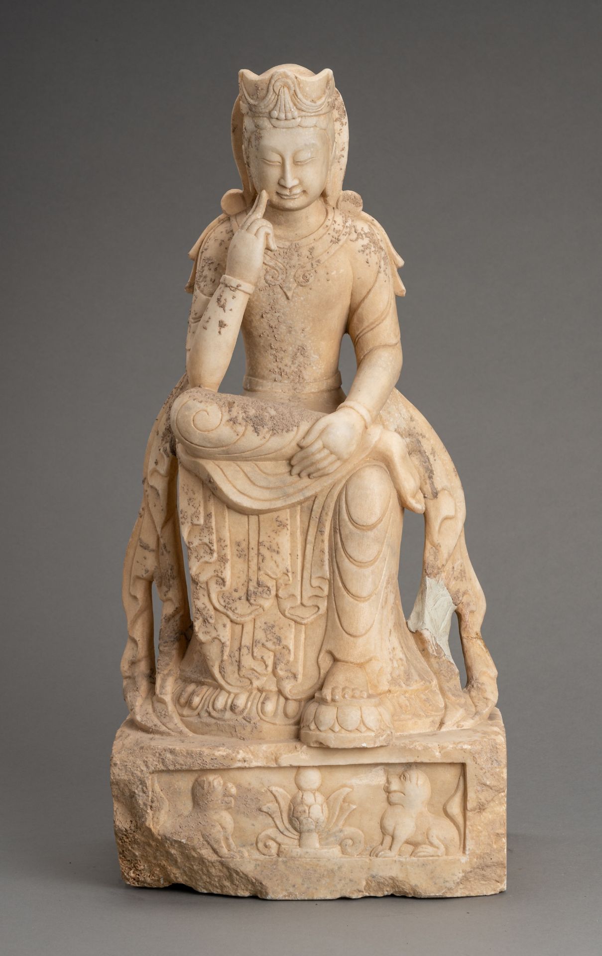 A NORTHERN QI STYLE MARBLE FIGURE OF GUANYIN