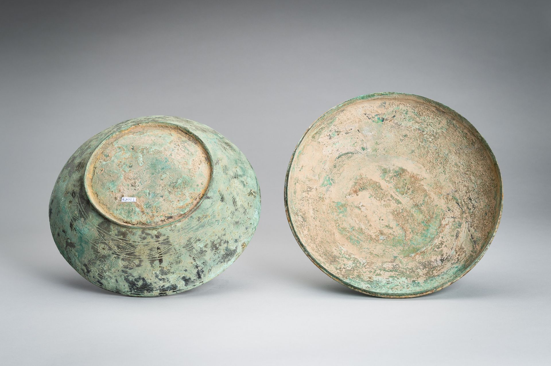 A HAN STYLE BRONZE VESSEL AND COVER - Image 18 of 19