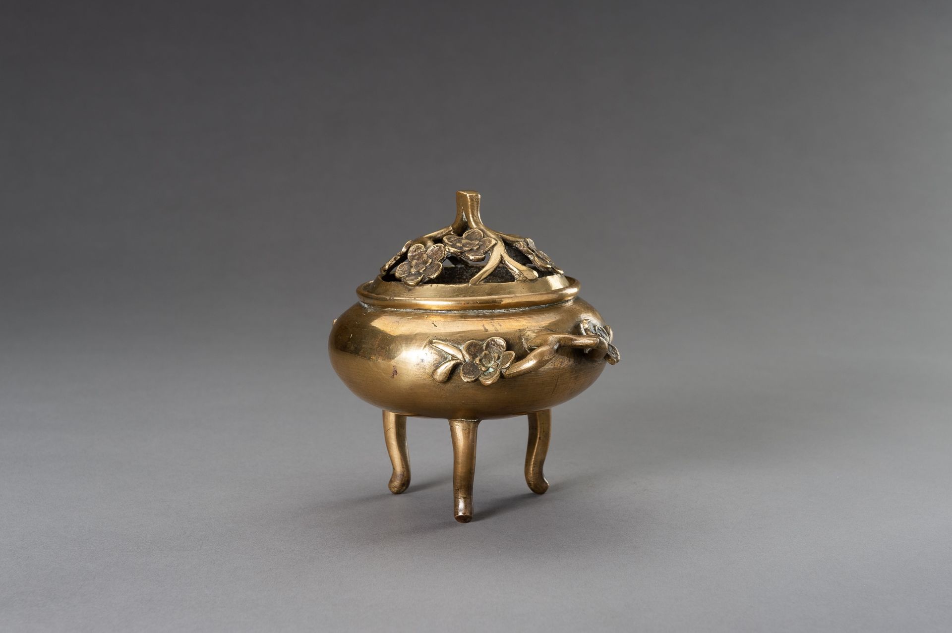 A `CHERRY BLOSSOMS' GILT BRONZE TRIPOD CENSER - Image 4 of 12