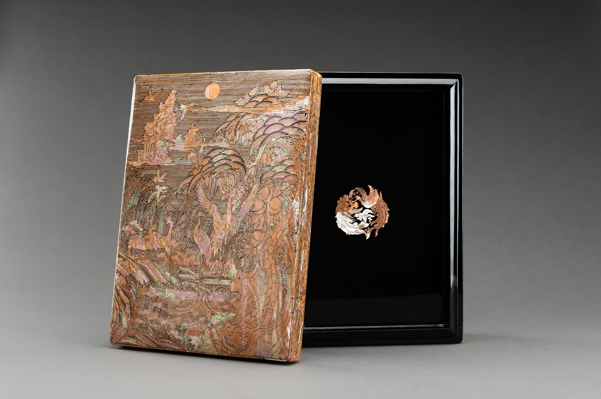 A MOTHER-OF-PEARL INLAID WOOD BOX AND COVER - Image 8 of 16