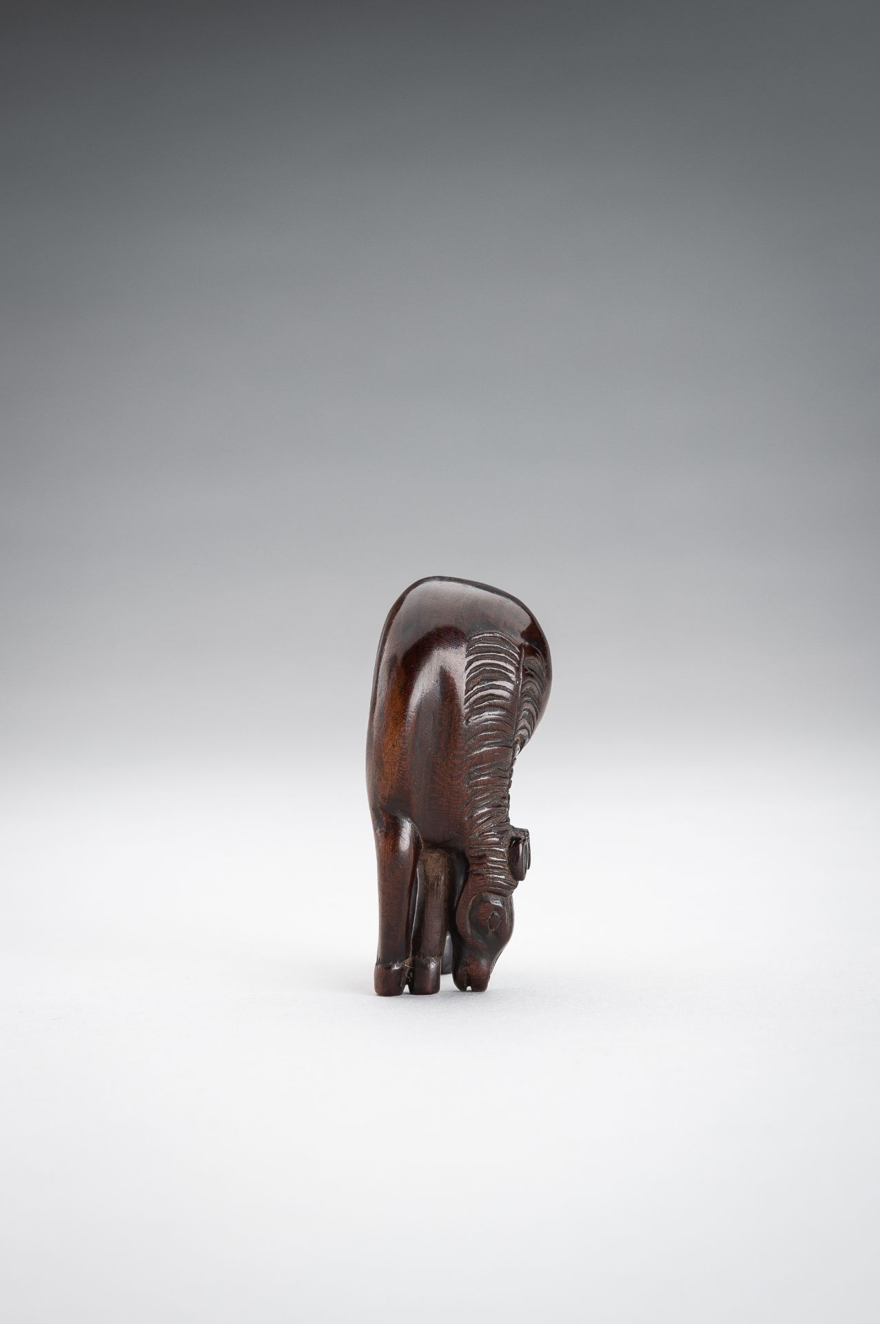 A LARGE WOOD NETSUKE OF A STANDING HORSE - Image 3 of 10