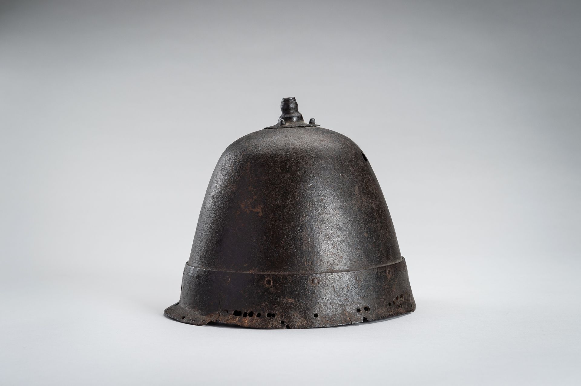 A 'KOREAN' IRON HELMET, MOMOYAMA - Bild 10 aus 14