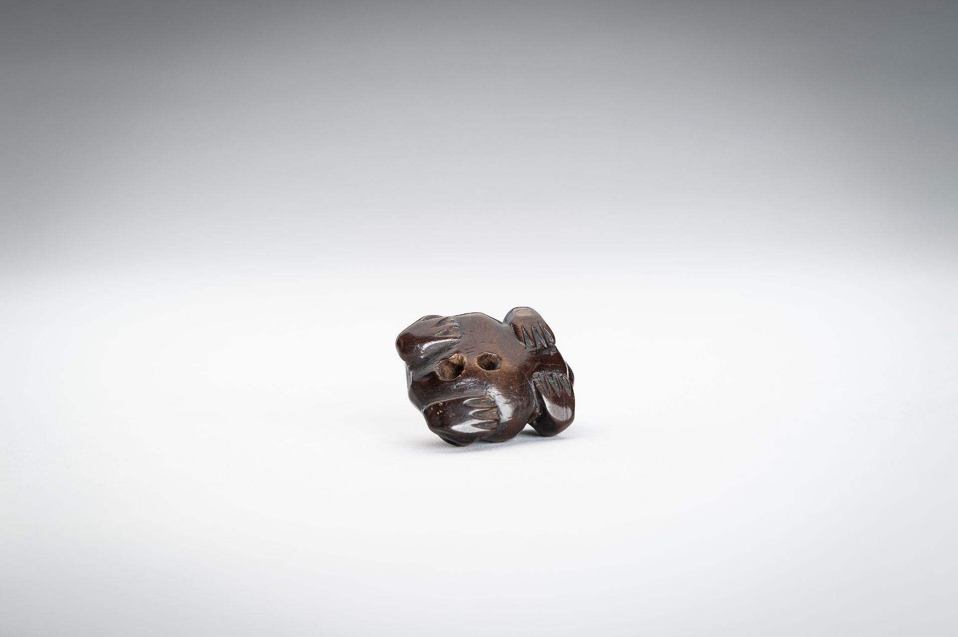 A WOOD NETSUKE OF A TOAD, MEIJI - Image 12 of 13