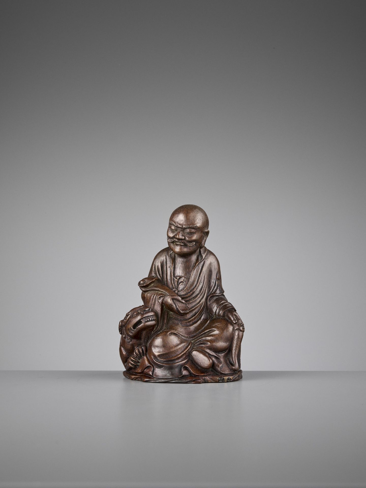 A BAMBOO FIGURE OF A LUOHAN AND BUDDHIST LION, QING - Image 9 of 10