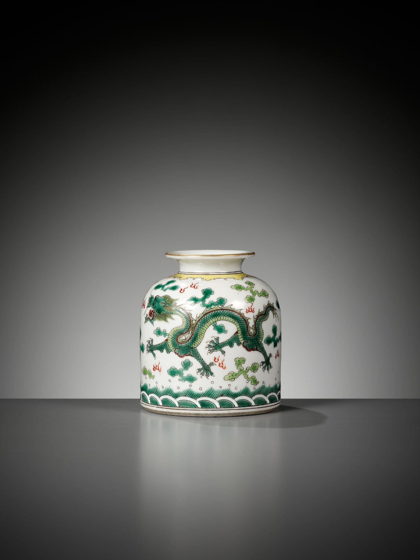 A FAMILLE VERTE 'DRAGON' WATER POT, LATE QING DYNASTY TO EARLY REPUBLIC PERIOD - Image 4 of 10