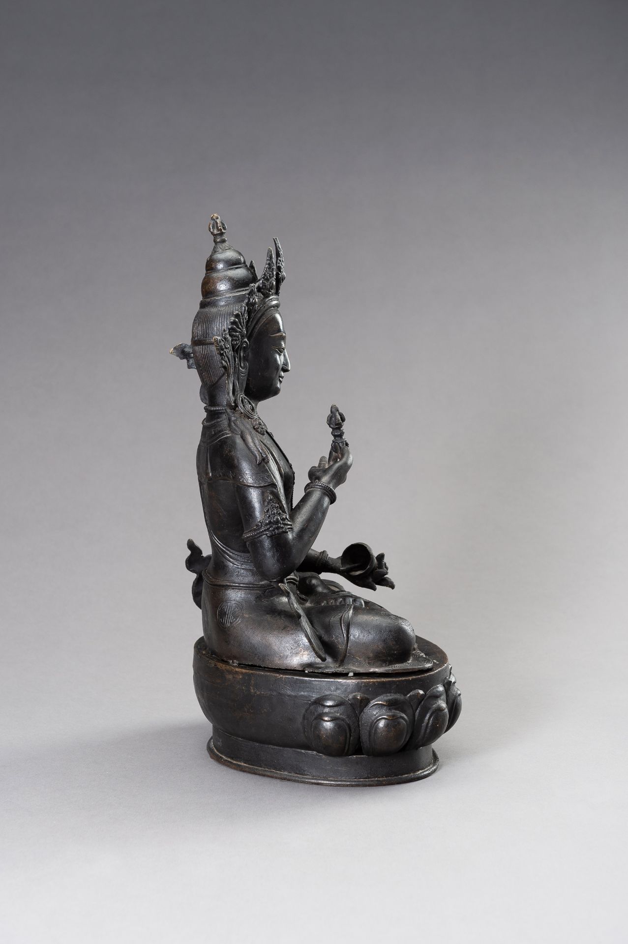 A BRONZE FIGURE OF VAJRASATTVA, 1900s - Bild 10 aus 12