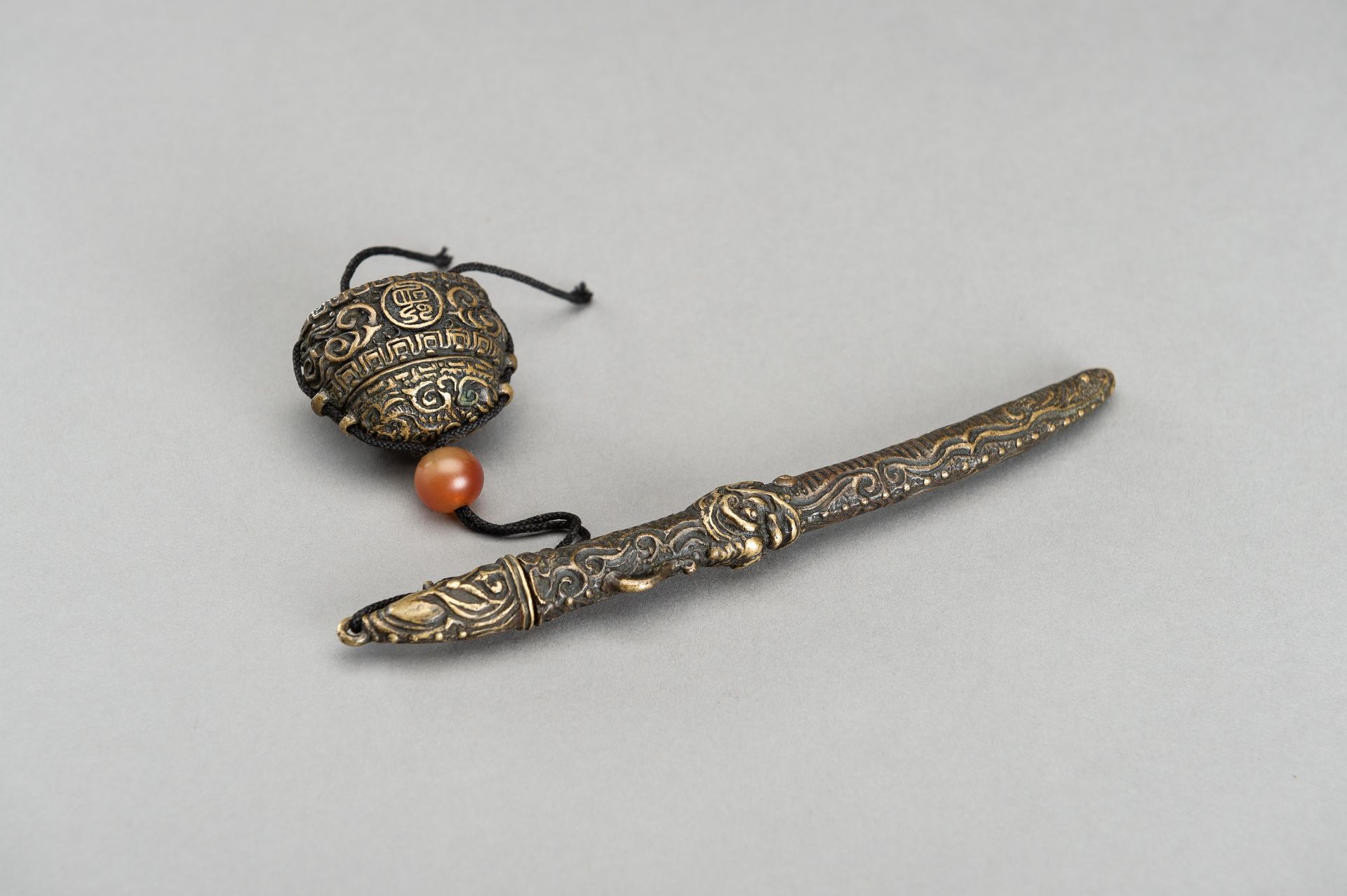 A BRASS 'DRAGON' YATATE, EDO - Image 2 of 13