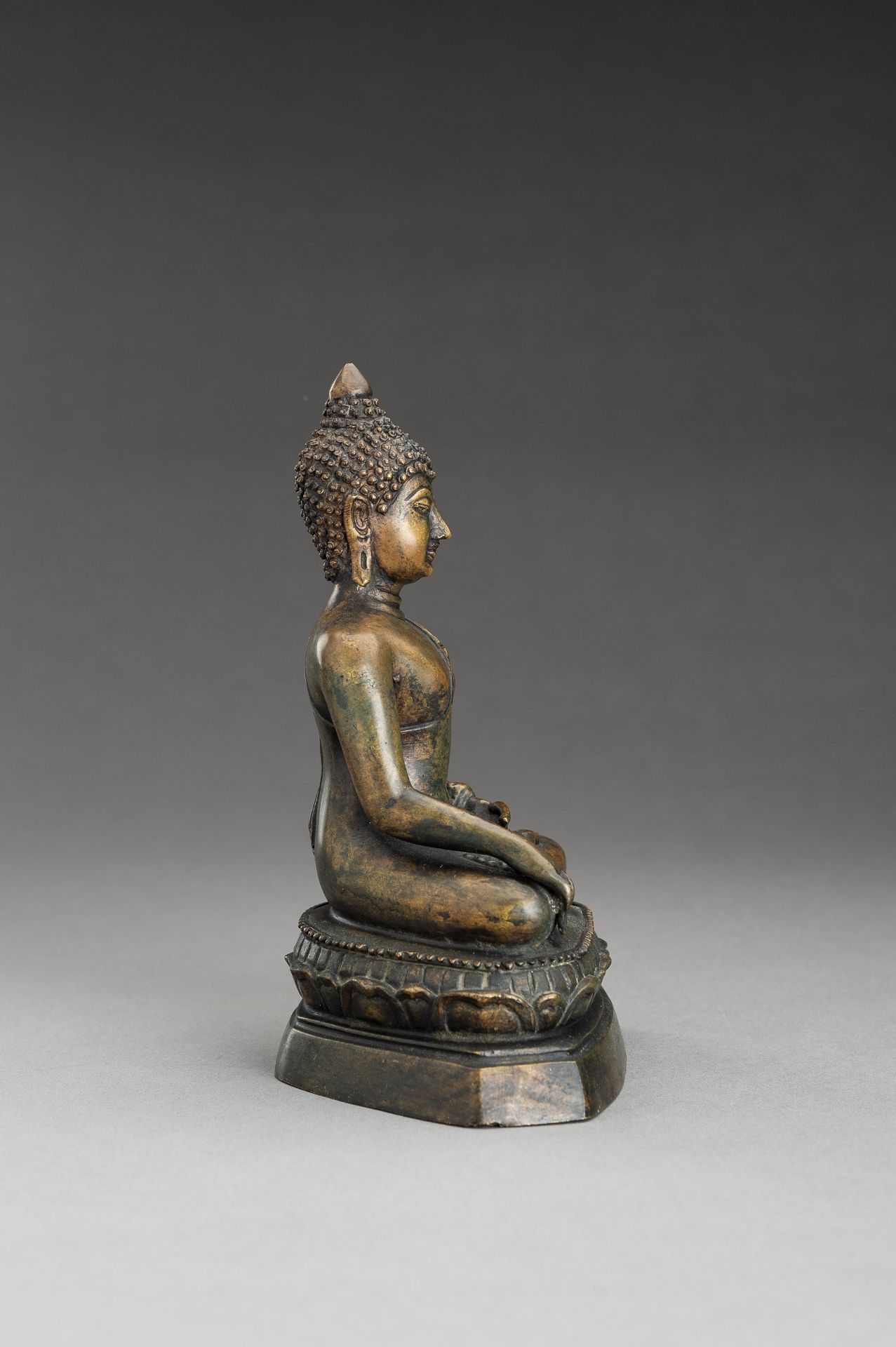 A THAI BRONZE FIGURE OF BUDDHA MARAVIJAYA, 19TH CENTURY - Image 8 of 10