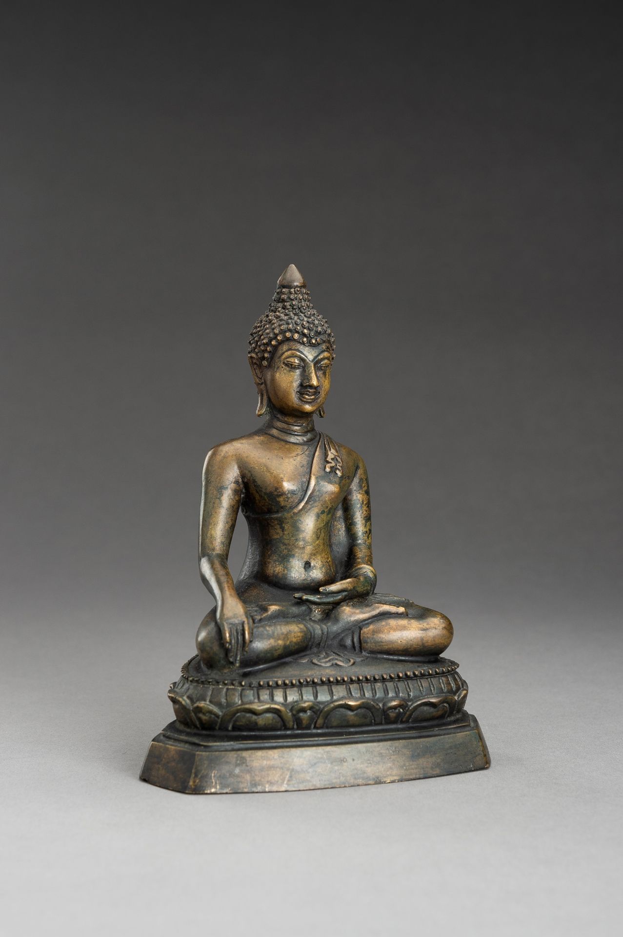 A THAI BRONZE FIGURE OF BUDDHA MARAVIJAYA, 19TH CENTURY - Image 6 of 10