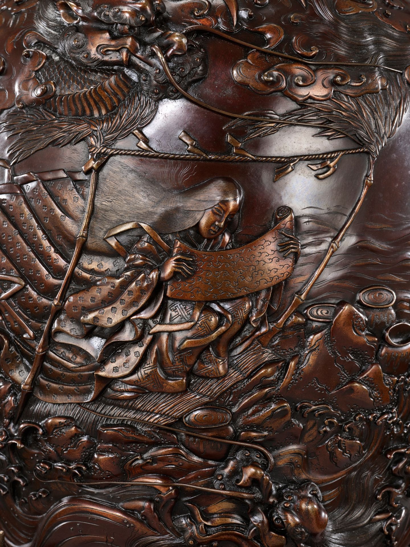 A MASSIVE BRONZE KORO AND COVER WITH TOKUGAWA MON - Image 12 of 24