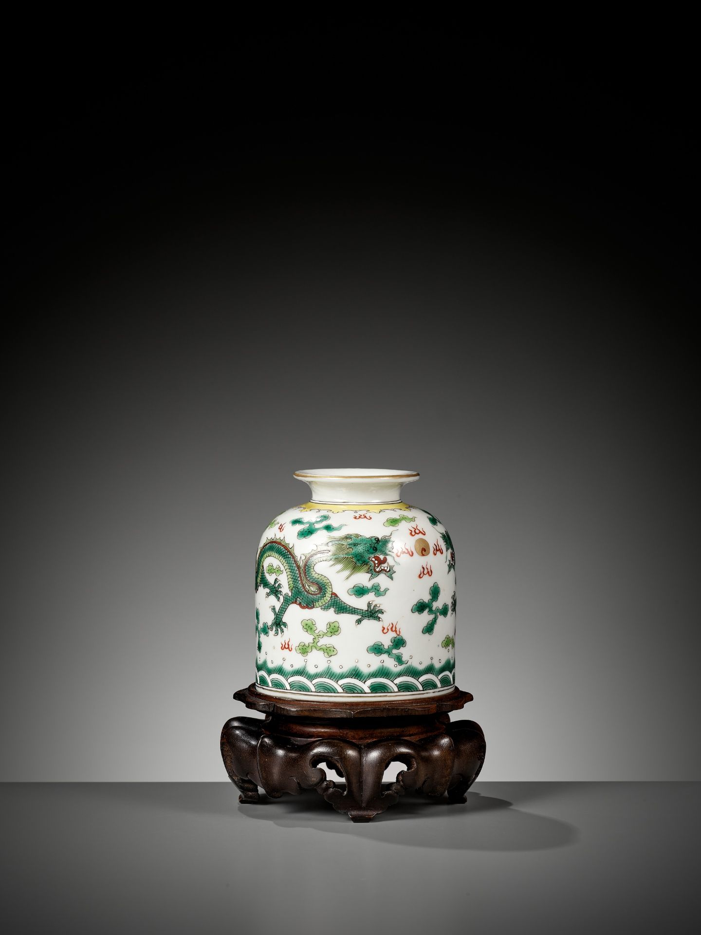 A FAMILLE VERTE 'DRAGON' WATER POT, LATE QING DYNASTY TO EARLY REPUBLIC PERIOD - Image 9 of 10