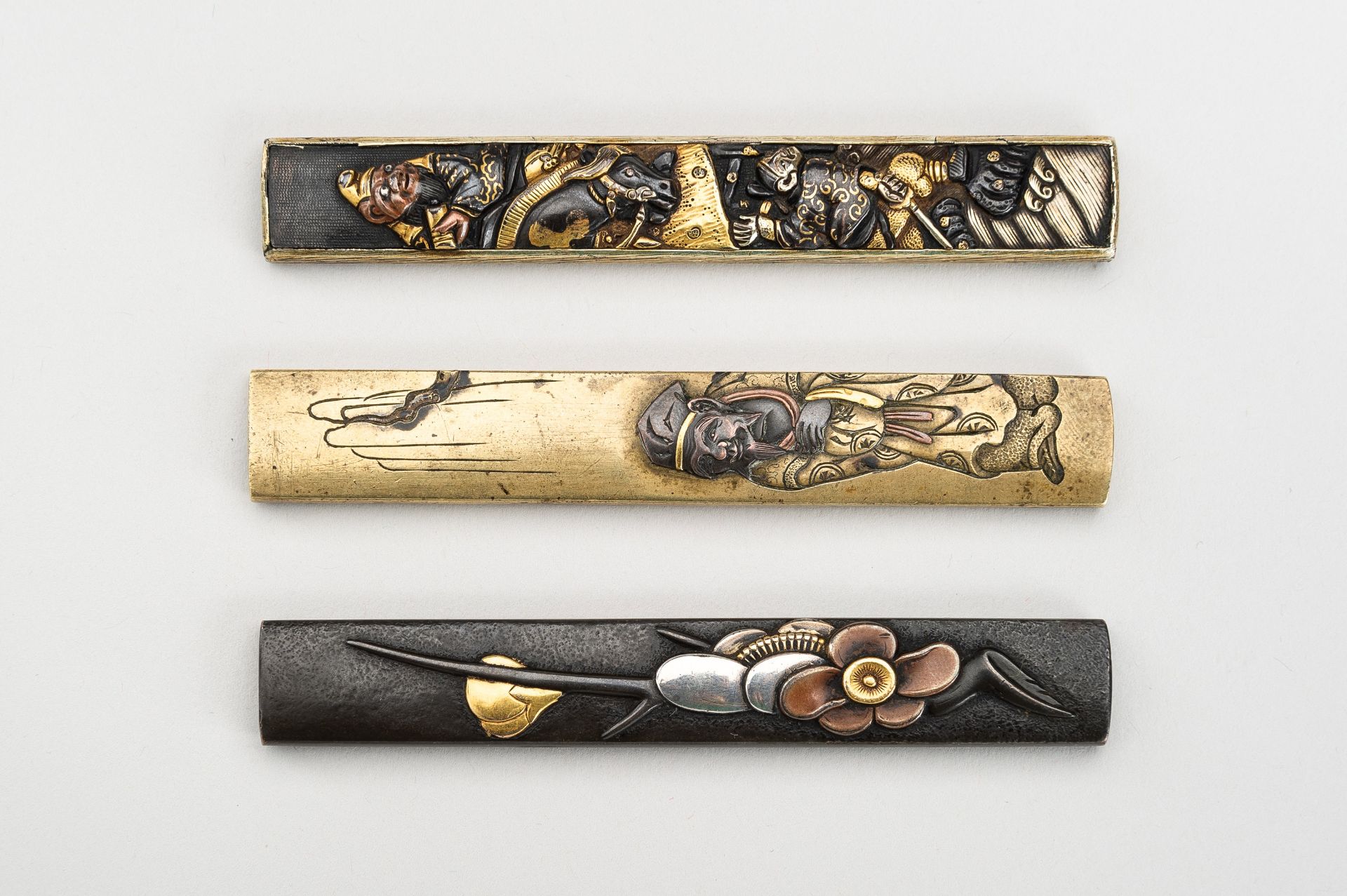 A GROUP OF THREE KOZUKA, 19th CENTURY - Image 13 of 13