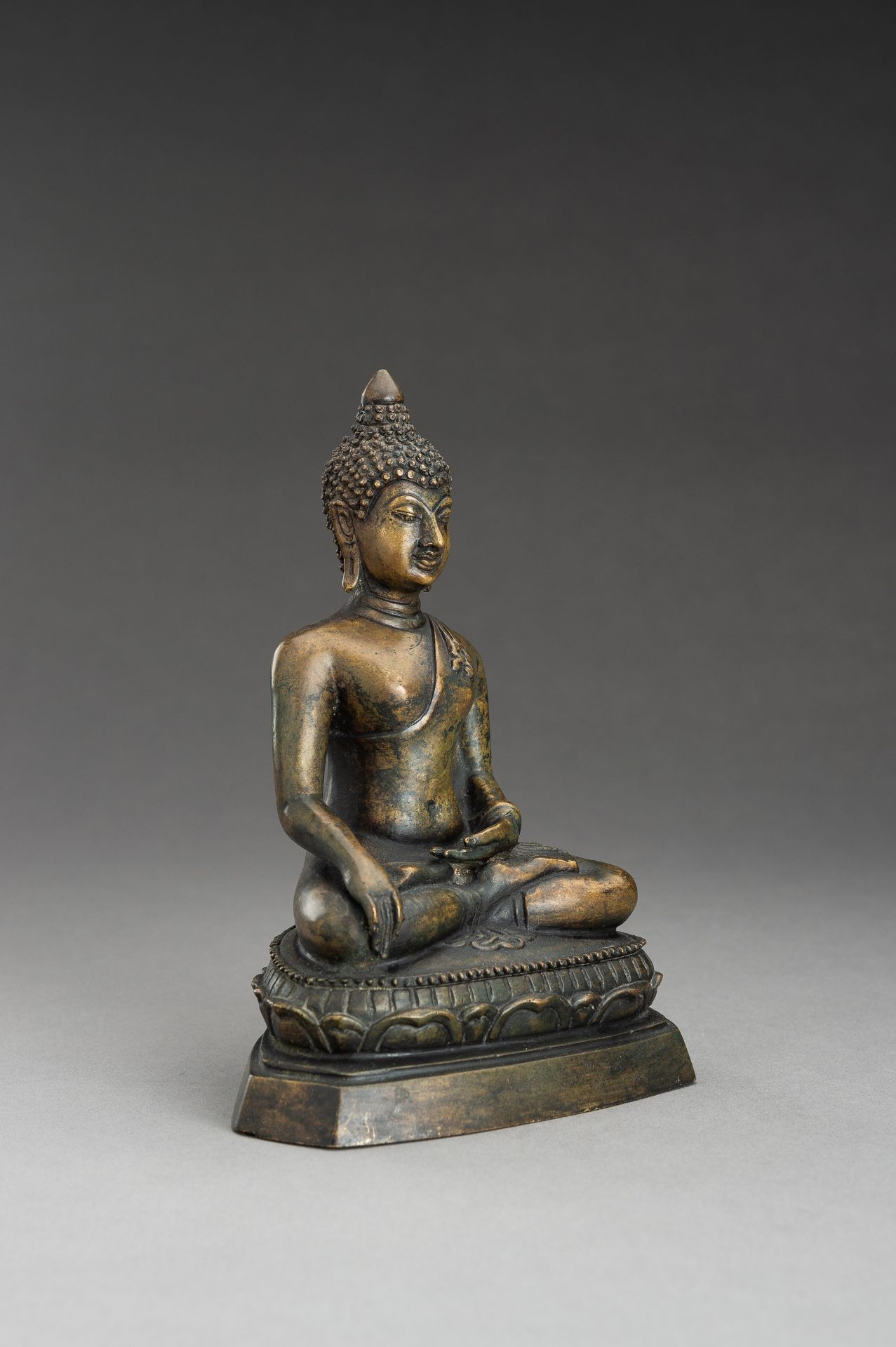 A THAI BRONZE FIGURE OF BUDDHA MARAVIJAYA, 19TH CENTURY - Image 7 of 10