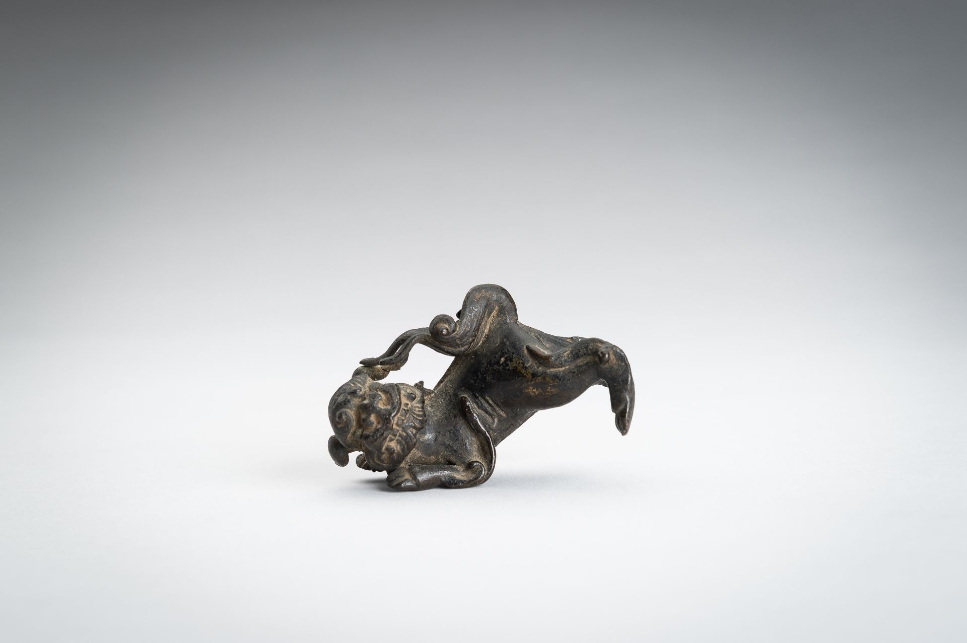 A BRONZE 'BUDDHIST LION' ORNAMENT, MING - Image 2 of 14