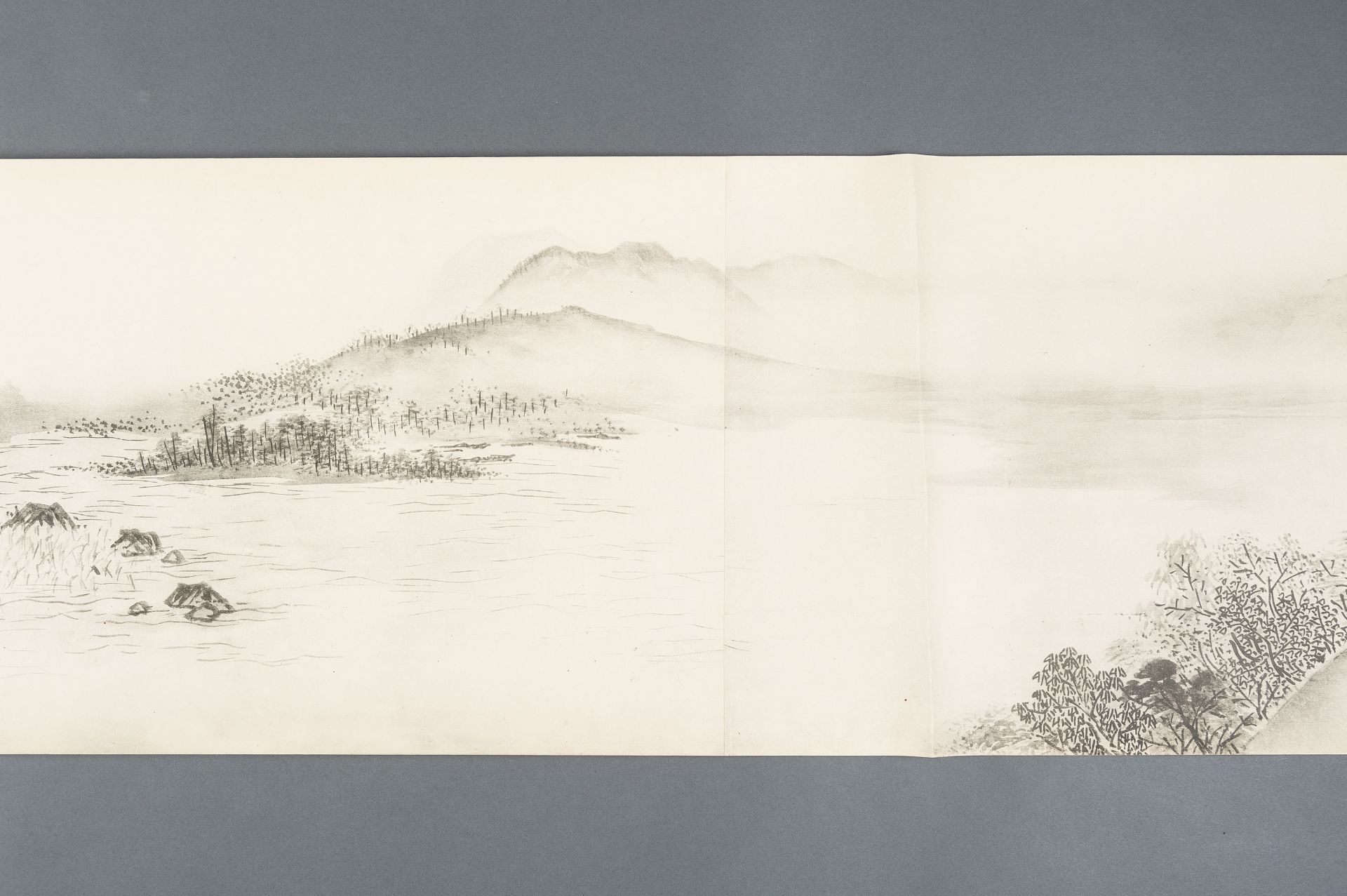 AFTER SESSHU TOYO: A VERY LONG PRINTED HANDSCROLL OF A LANDSCAPE - Bild 15 aus 41